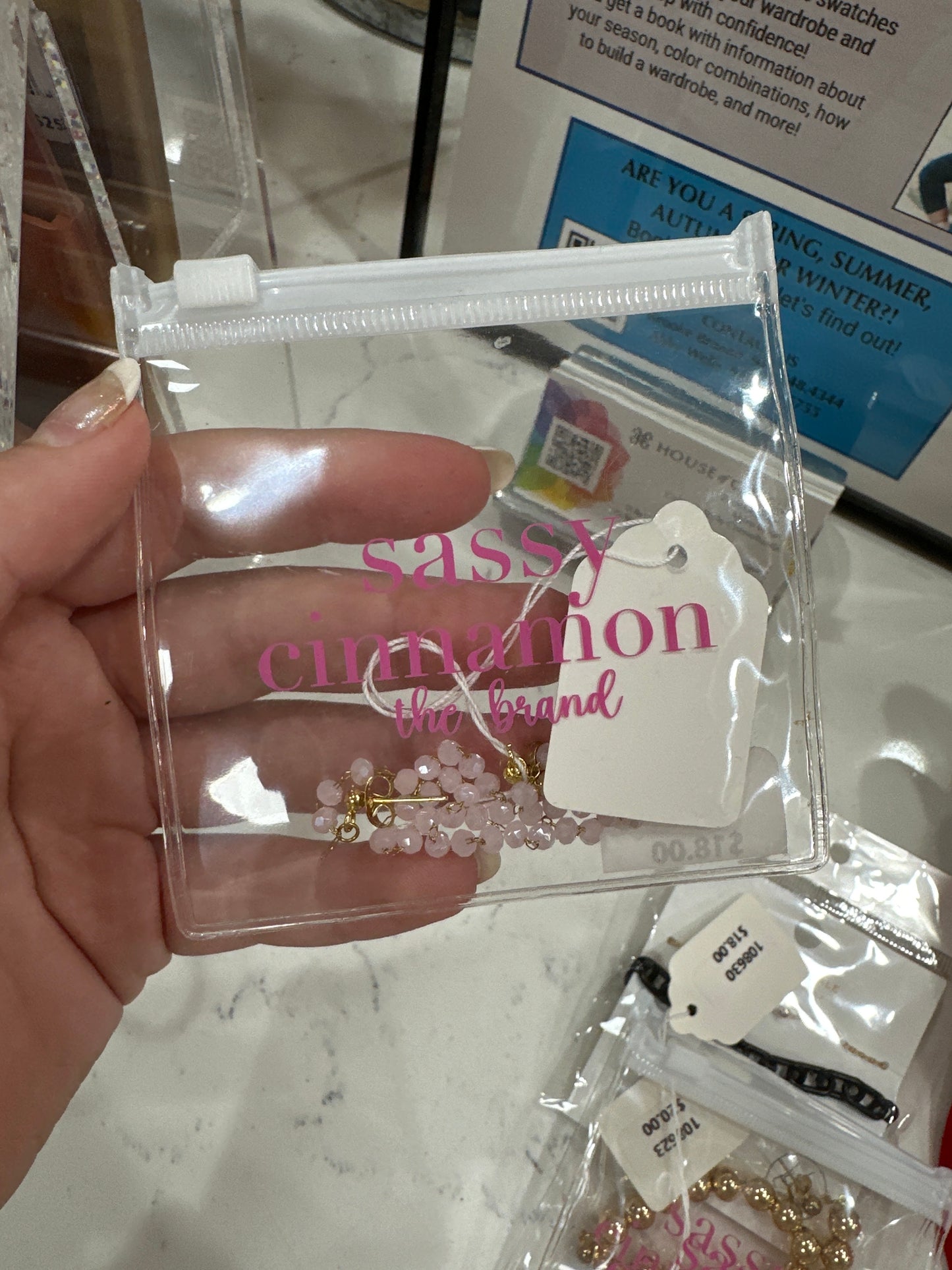 COLORED HAT CHAIN - PINK