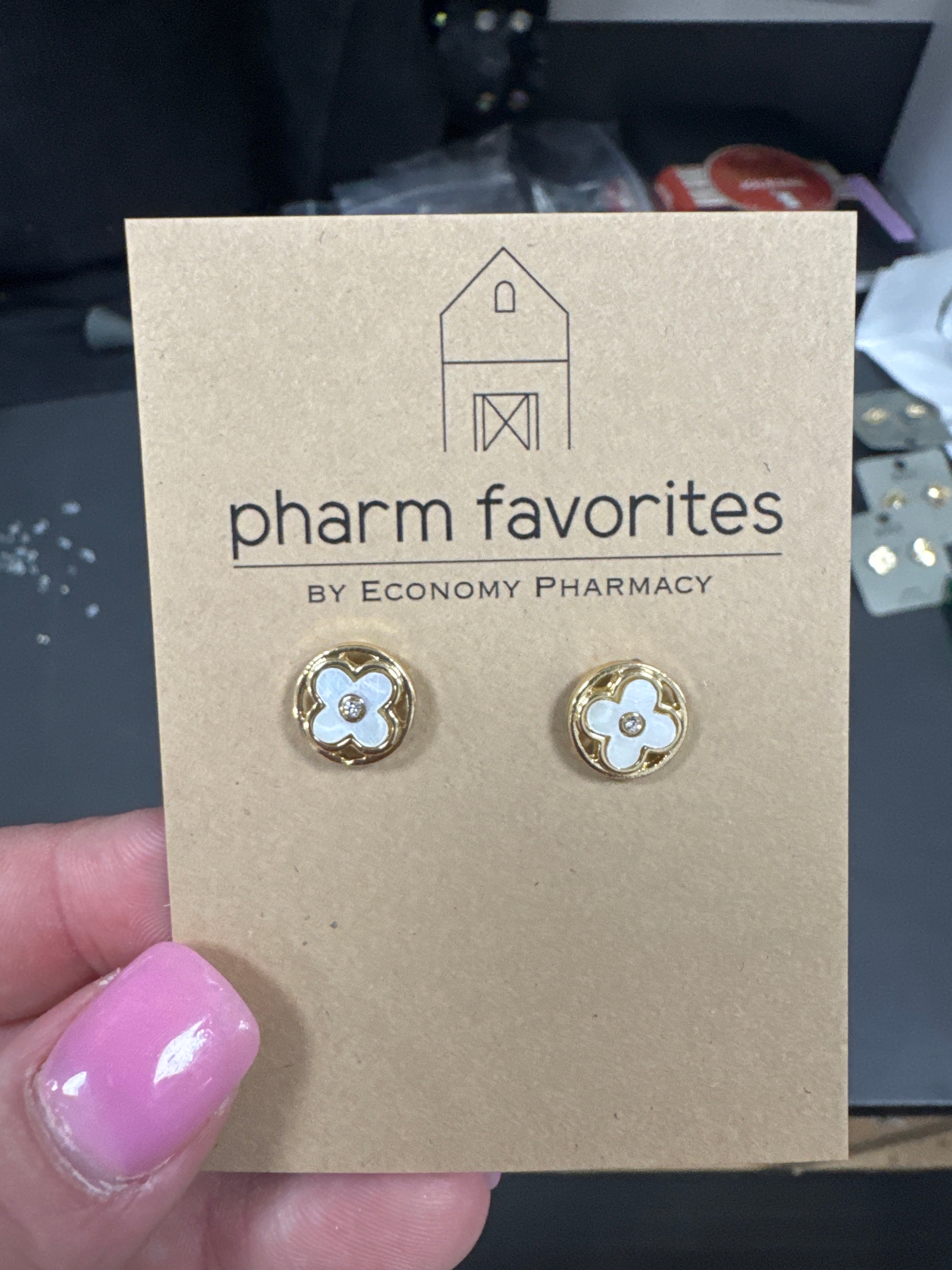 GOLD STUD EARRINGS W/IVORY CLOVER INLAY