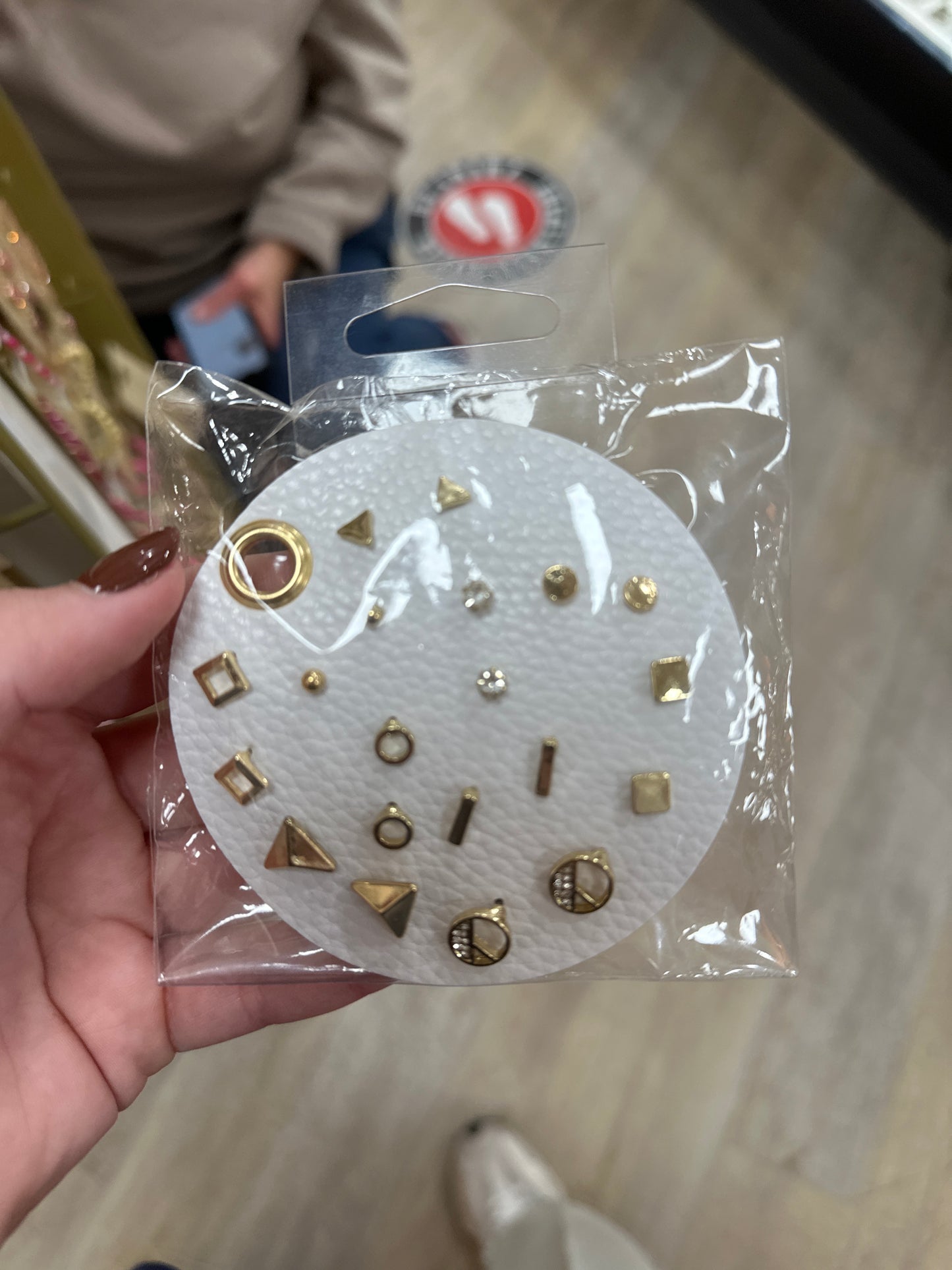 SET OF 10 GEOMETRIC STUD SETS - GOLD