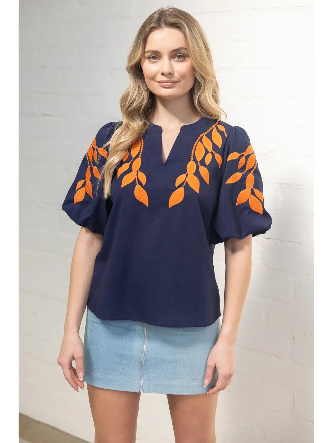 NAVY FLORAL EMBROIDERED BUBBLE SLEEVE V-NECK TOP