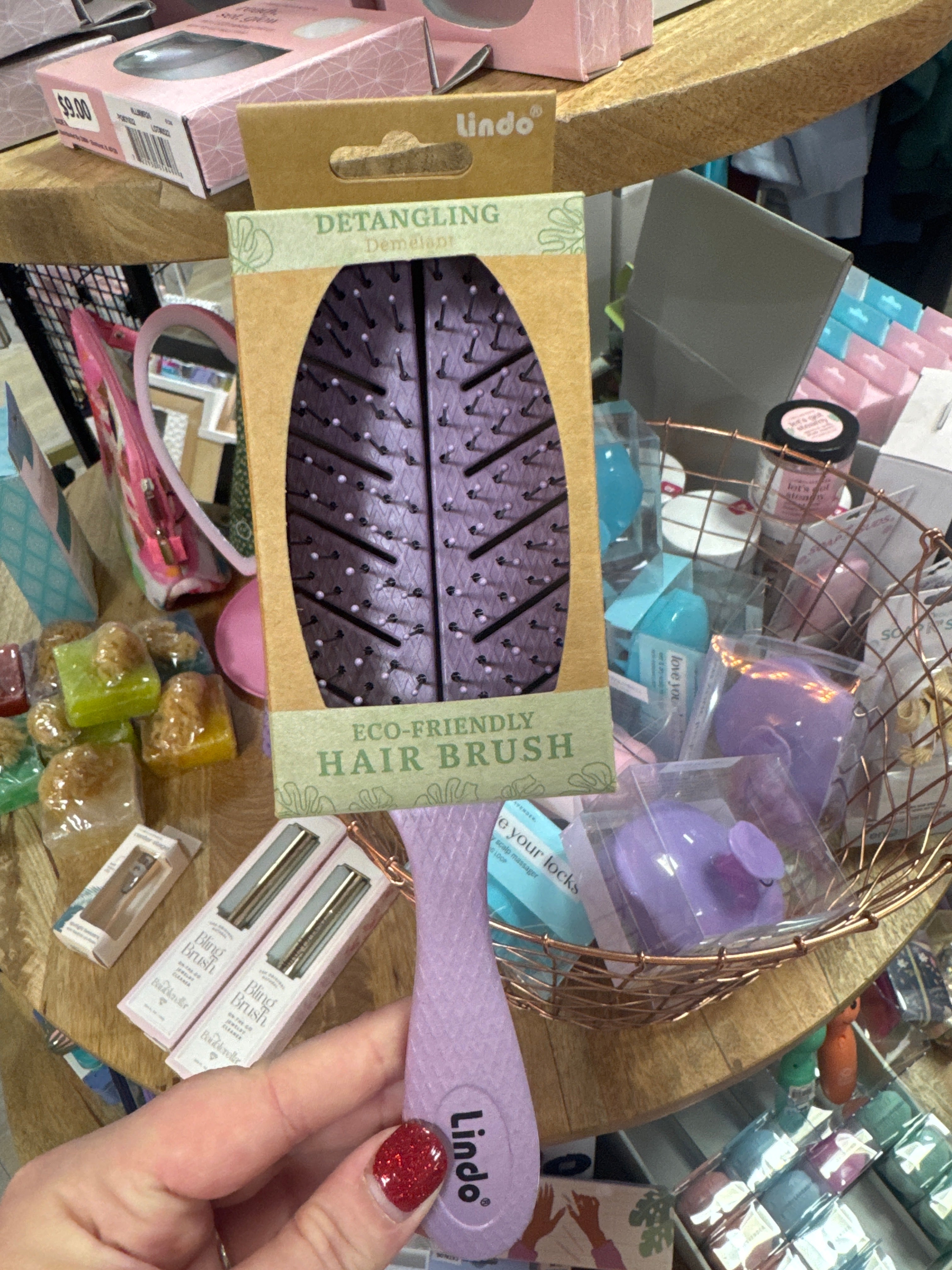 ECO-FRIENDLY DETANGLING HAIR BRUSH