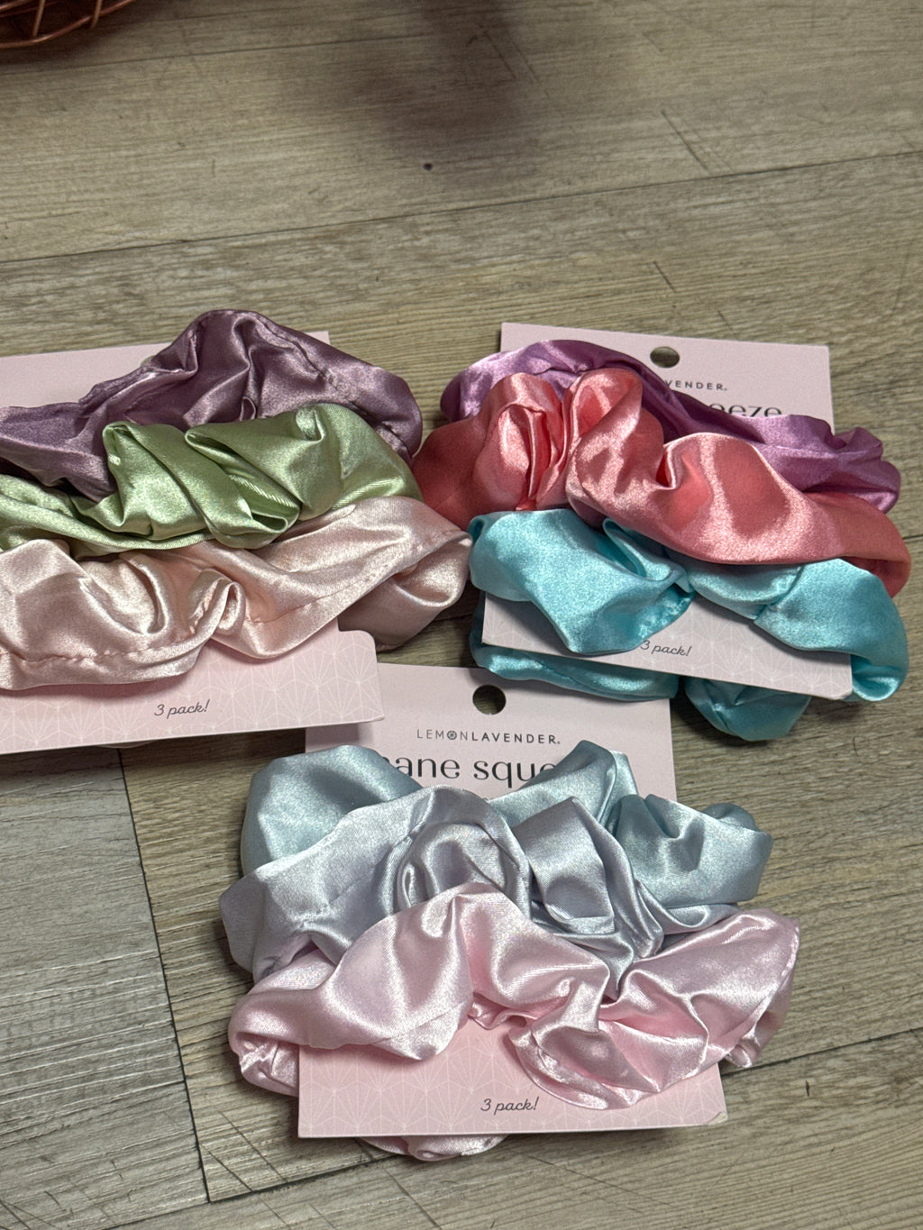 MANE SQUEEZE OVERSIZED SATIN SCRUNCHIE SET