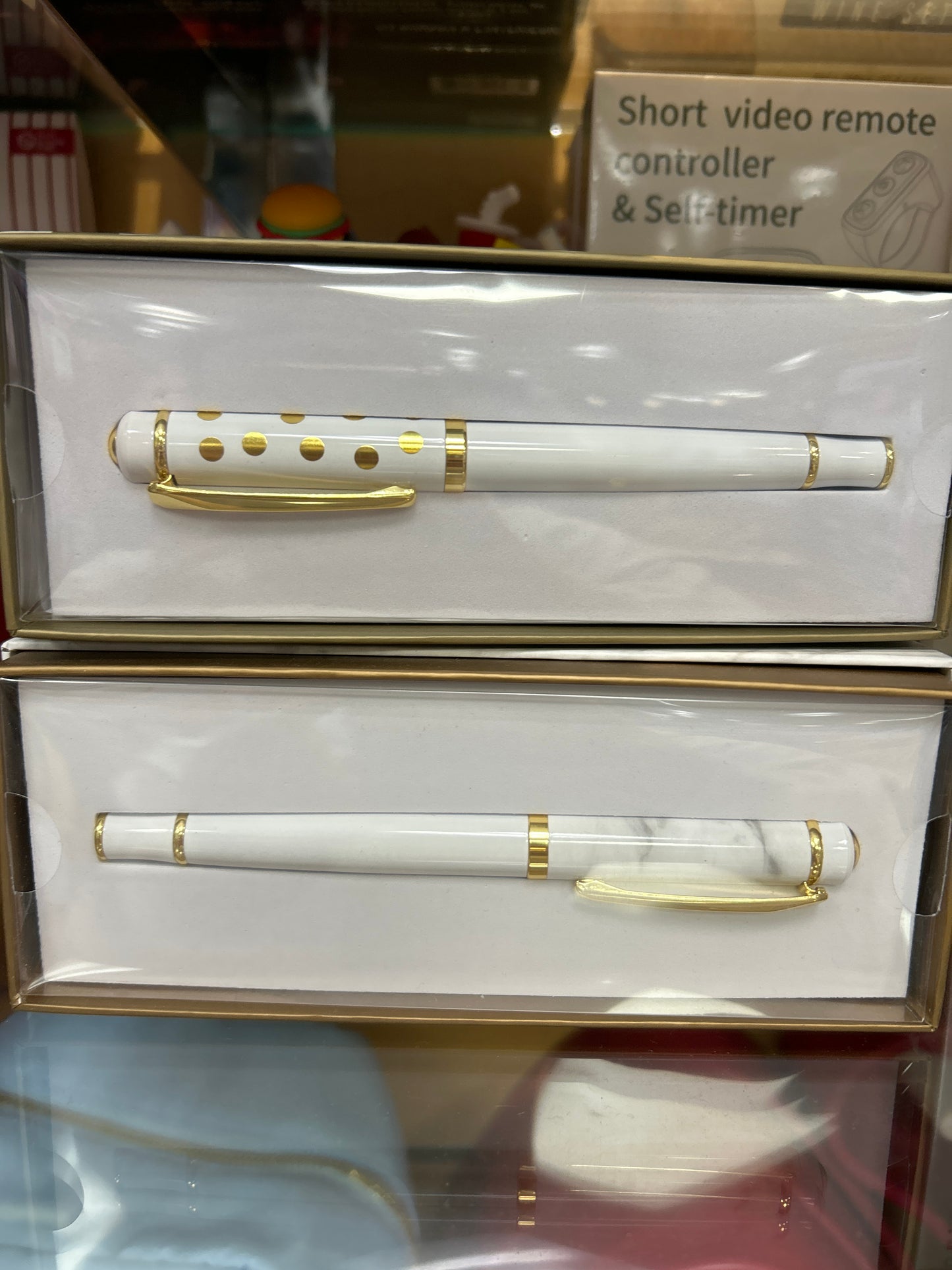 DESIGNER PENS- GOLD DOTS
