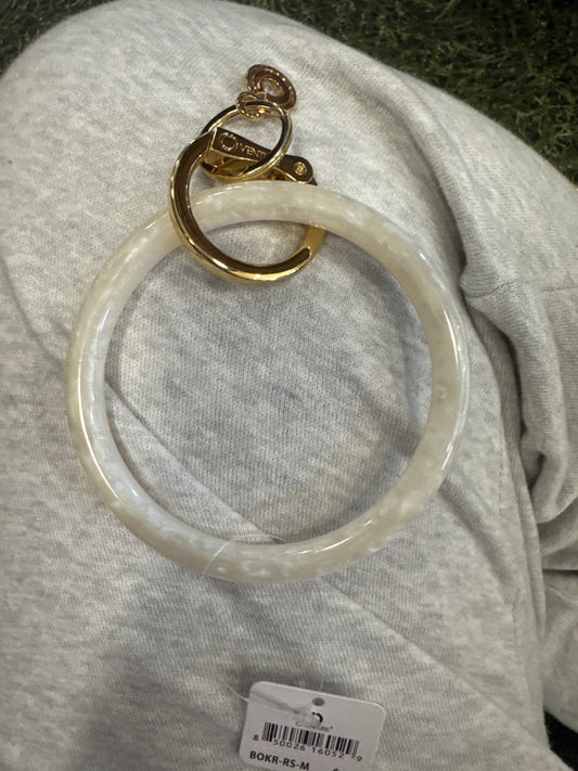 RESIN BIG O KEY RING - MARSHMALLOW