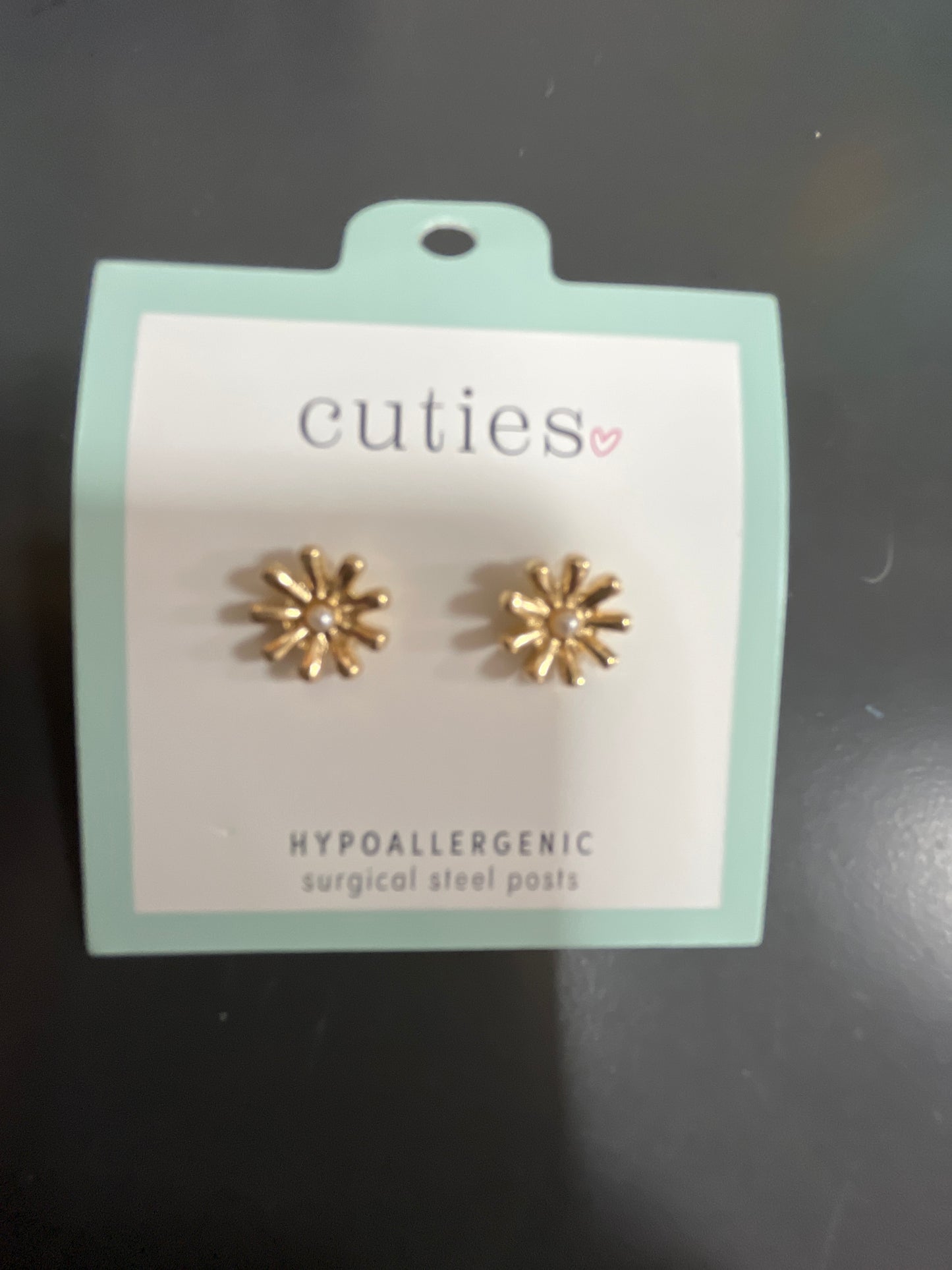GOLD FLOWERS W/PEARLS EARRINGS