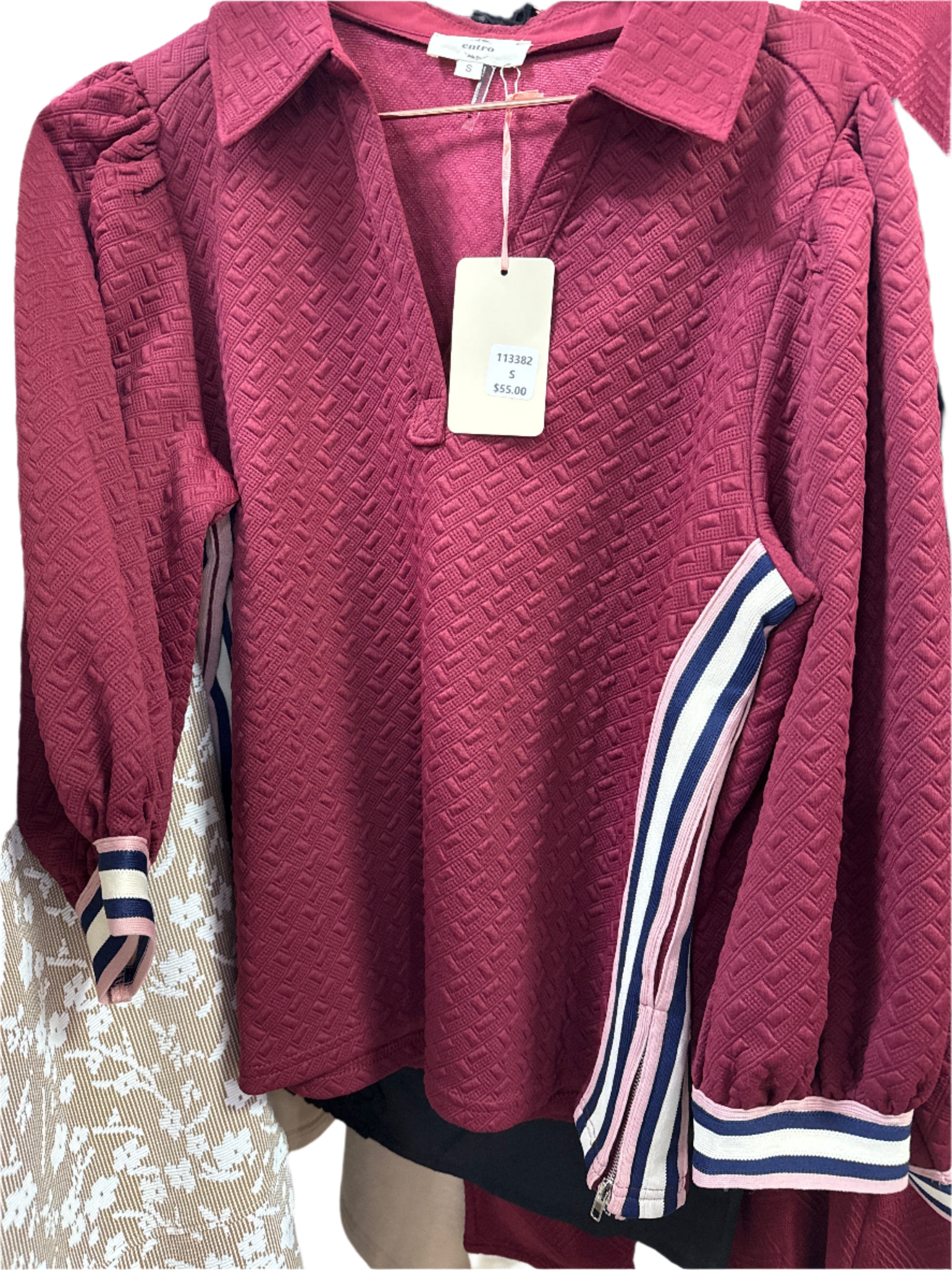 BURGUNDY TEXTURED BLOUSE W/ROSE&NAVY TRIM