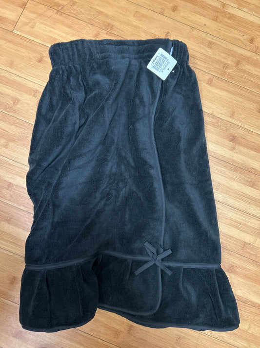 BLACK RUFFLED SPA WRAP