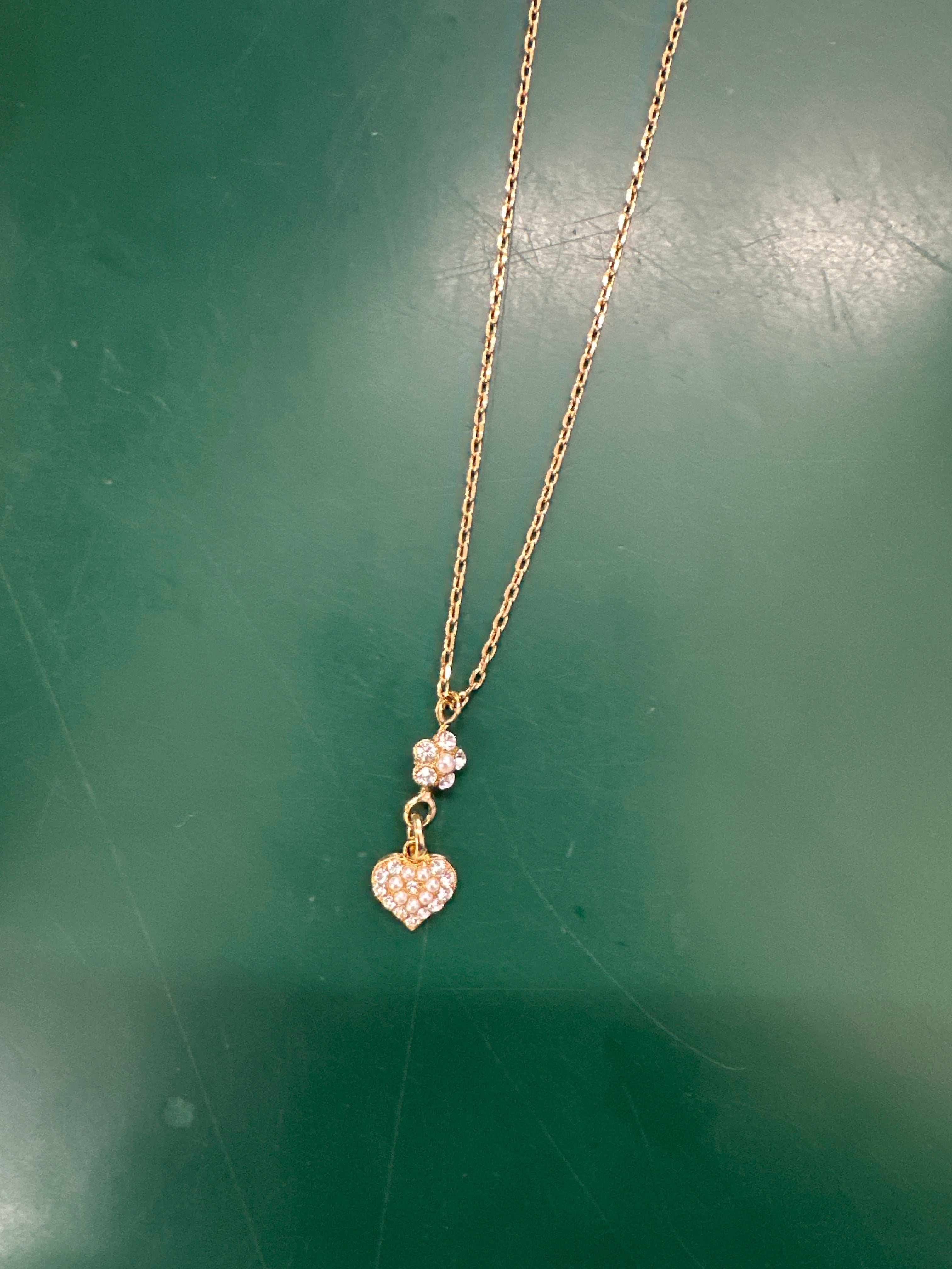 YG FLOWER AND HEART DAINTY NECKLACE