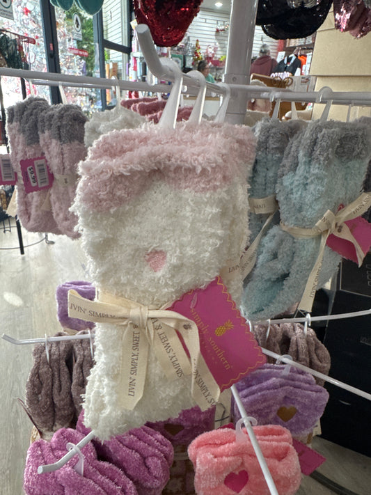 SOFT N COZY SOCKS - HEARTS - WHITE