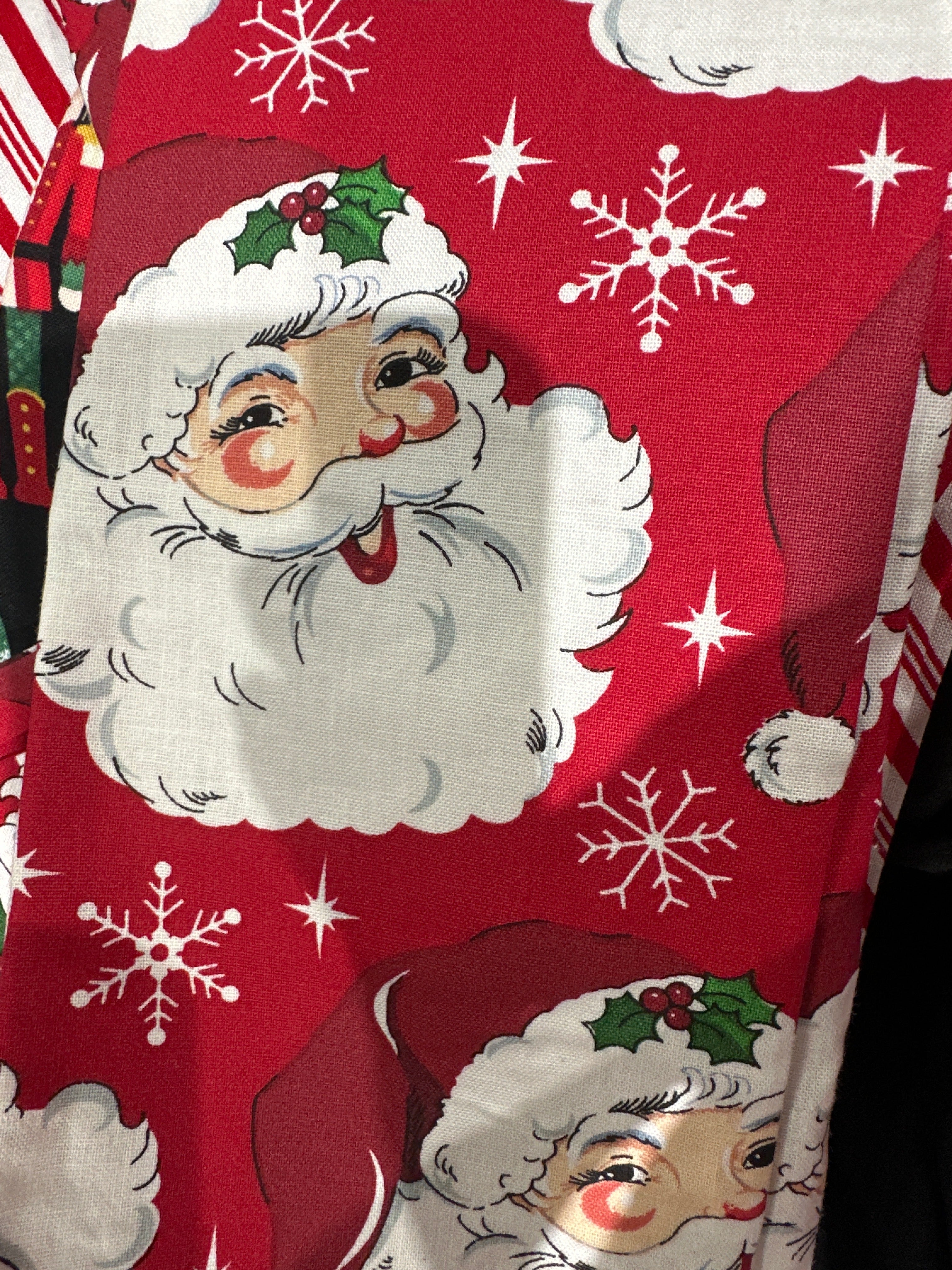 Red Santa Wreath Scarf