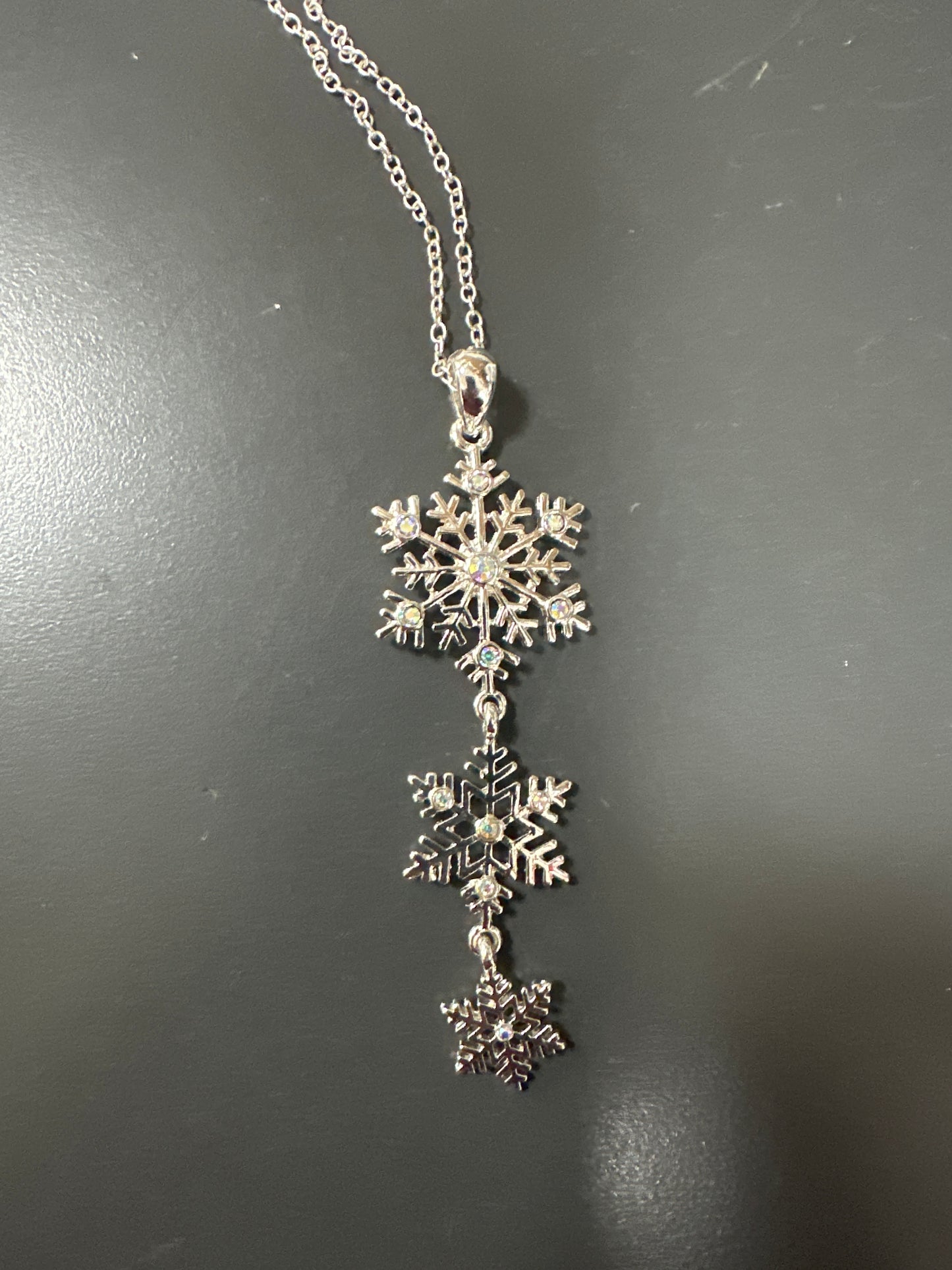 SILVER SNOWFLAKE LONG NECKLACE