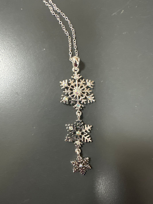SILVER SNOWFLAKE LONG NECKLACE