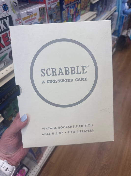 SCRABBLE VINTAGE BOOKSHELF EDITION