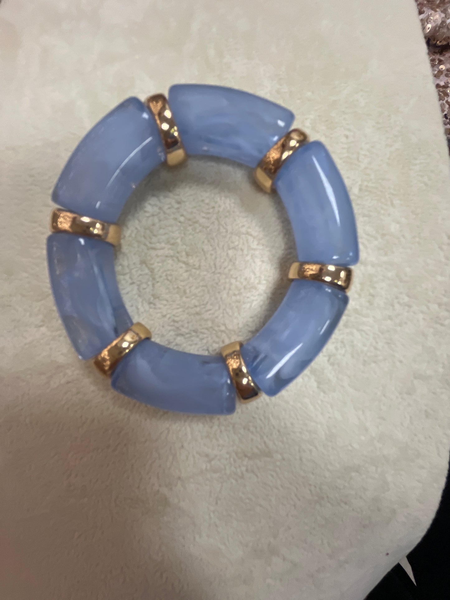 OVERSIZED BEADED BRACELET WITH GOLD ACCENT