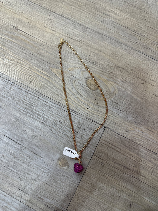 FUSCHIA PAVE HEART ON GOLD CHAIN NECKLACE