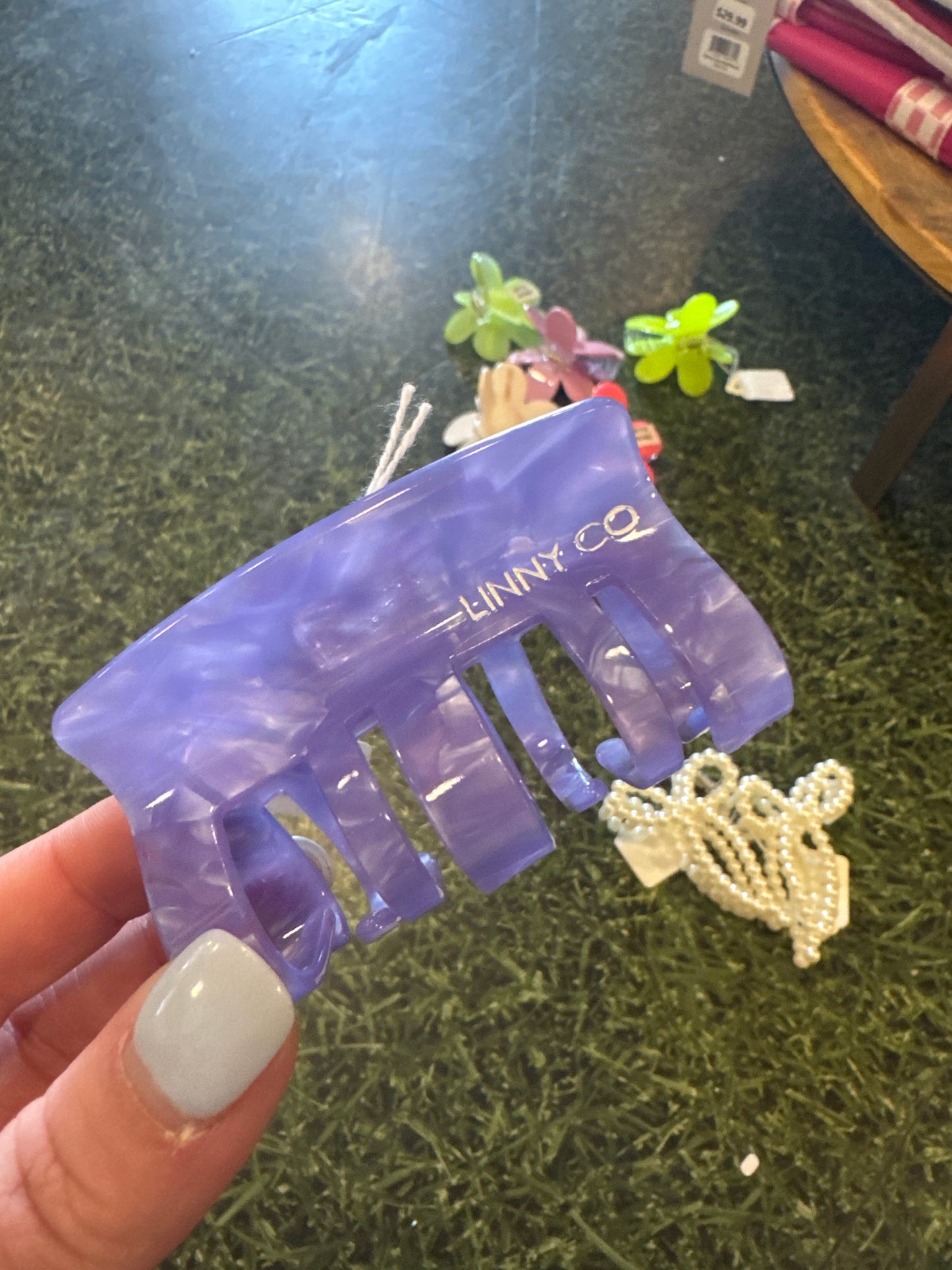 PURPLE RESIN CLAW CLIP