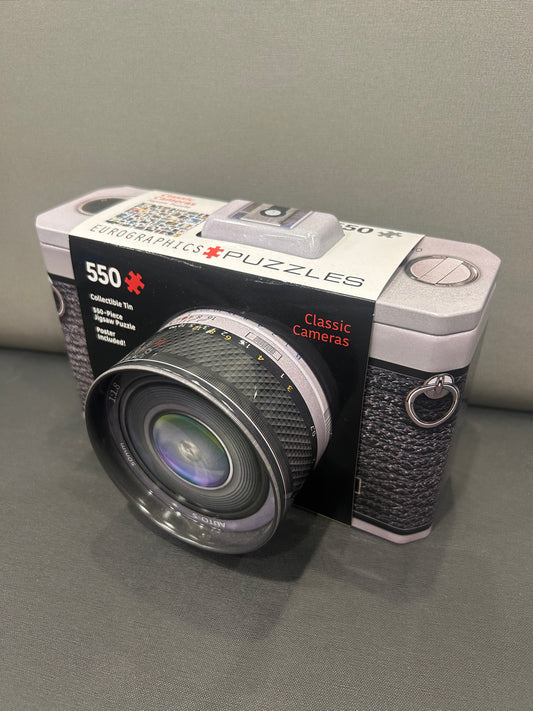 CLASSIC CAMERA SHAPED TIN W/550PC PUZZLE
