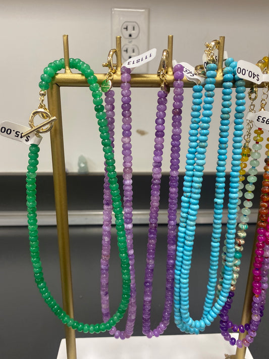 COLORED STONE NECKLACE WITH TOGGLE