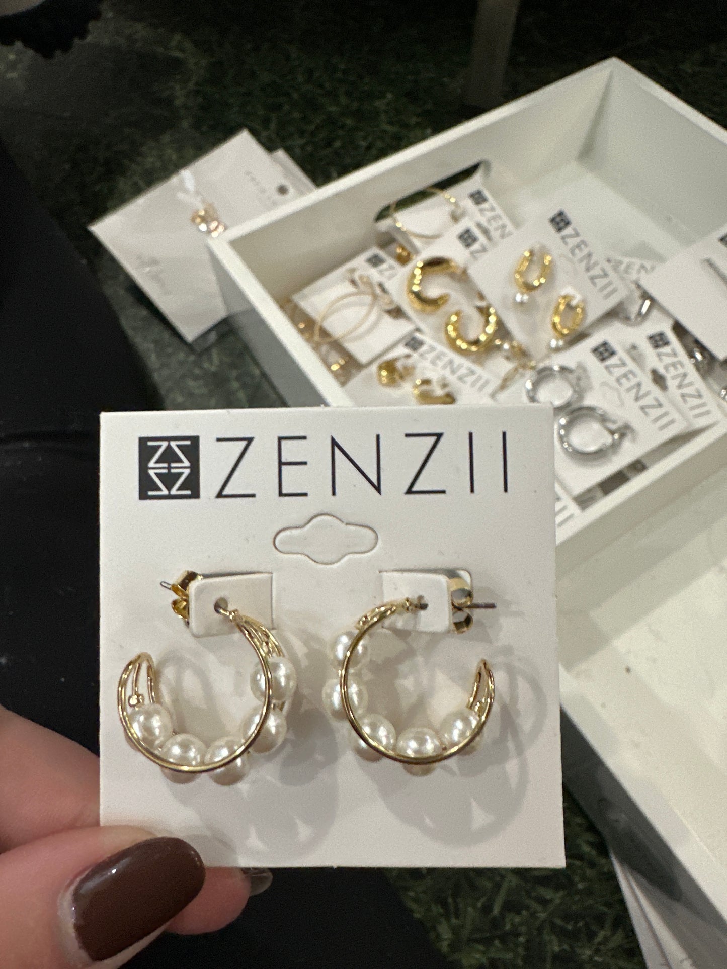 PEARL LINED OPEN HOOP EARRINGS - GOLD