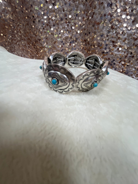 SILVER CONCHO STRETCHABLE BRACELET W/TURQUOISE ACCENTS