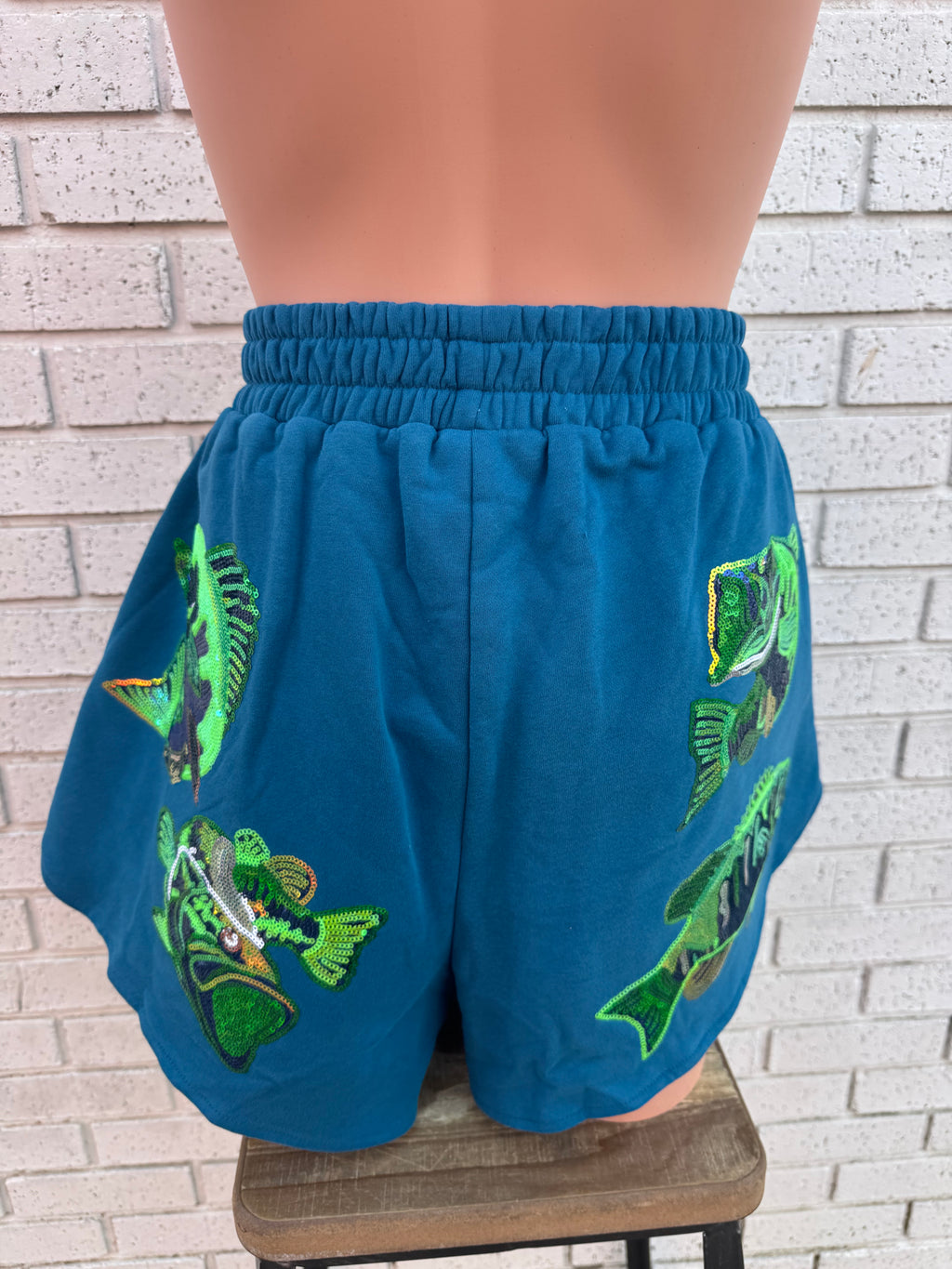 TEAL BASS FISH SHORT