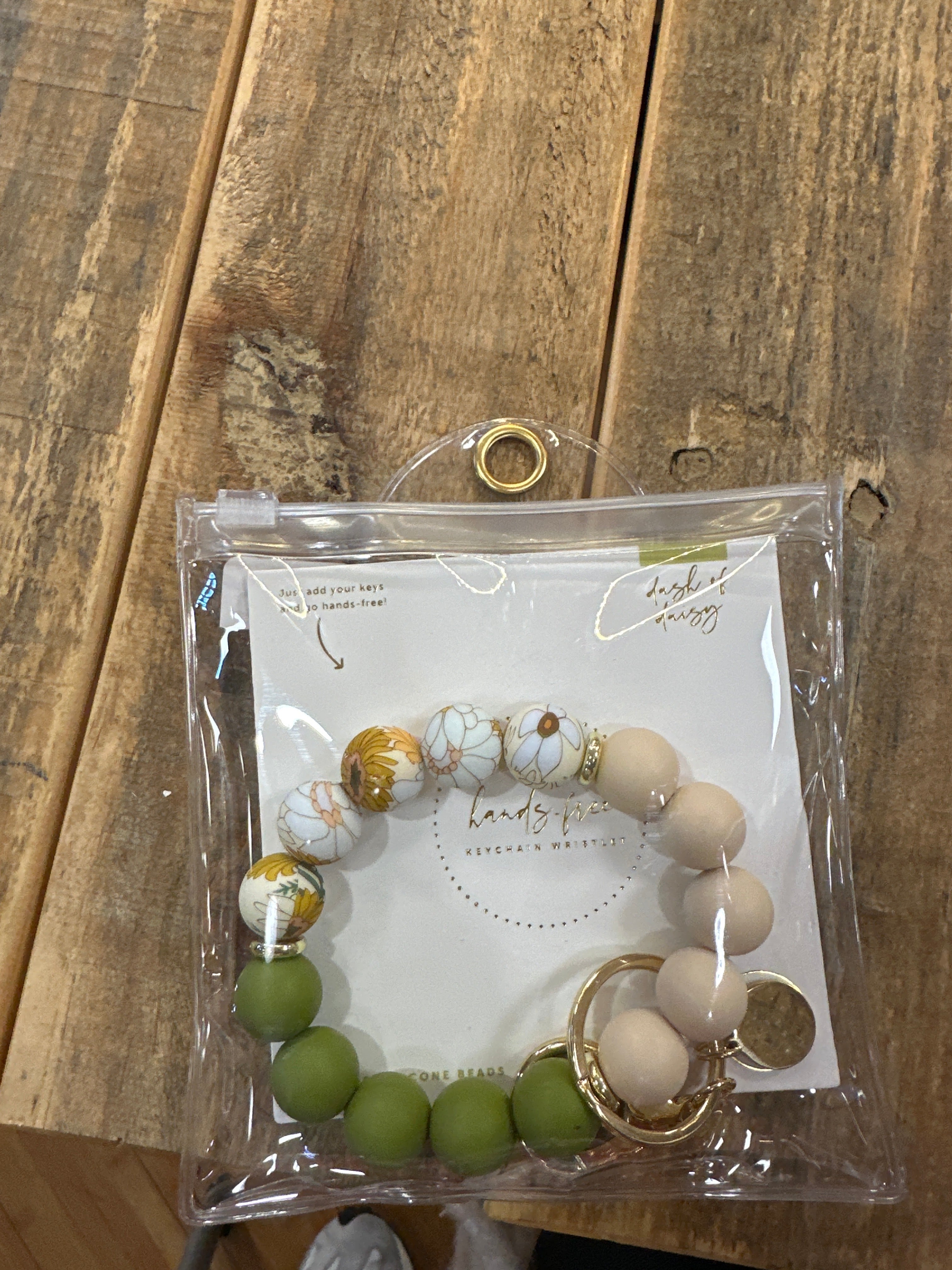 HANDS FREE KEYCHAIN WRISTLET - DASH OF DAISY