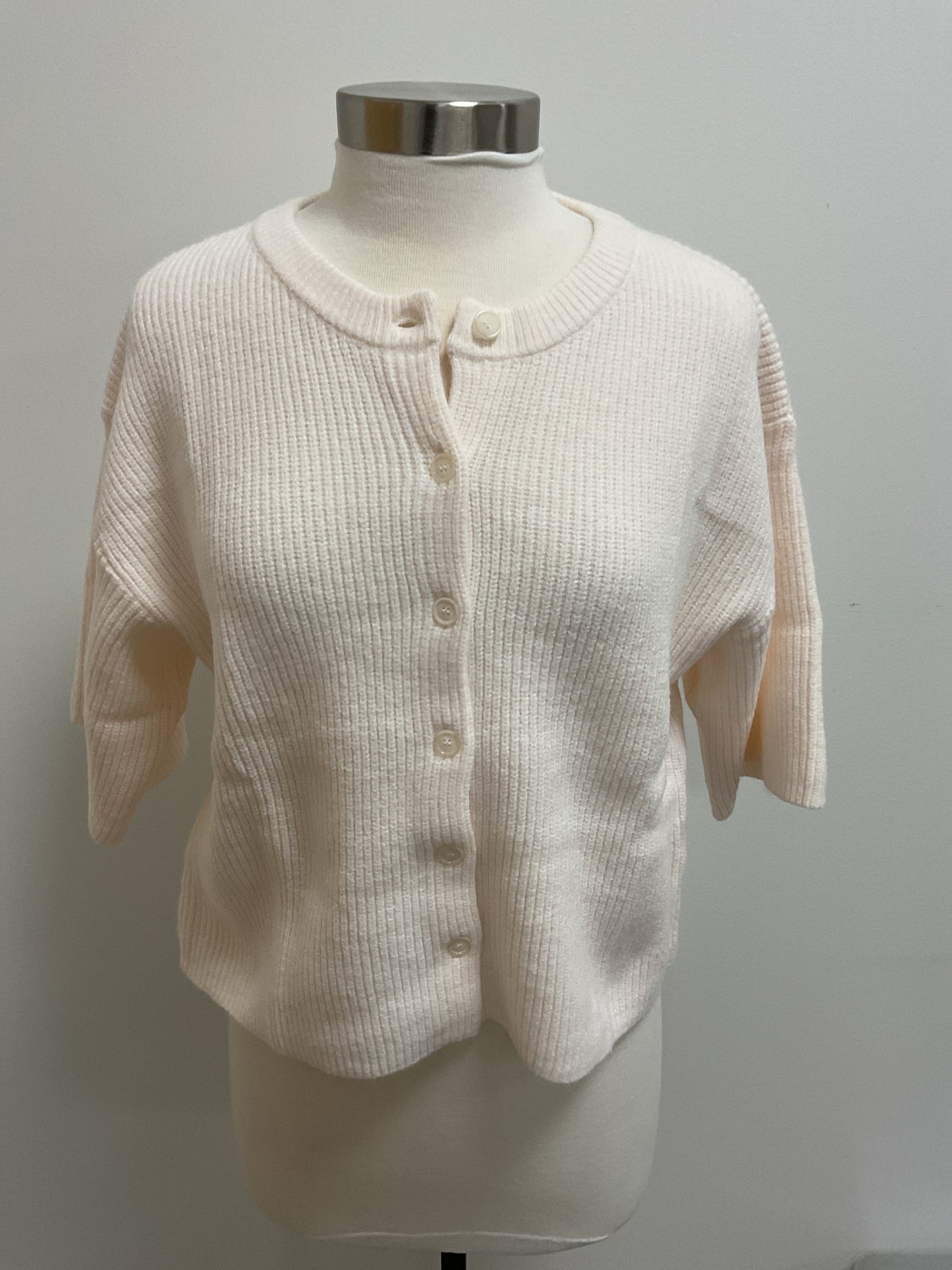 IVORY SHORT SLEEVED KNIT CARDIGAN