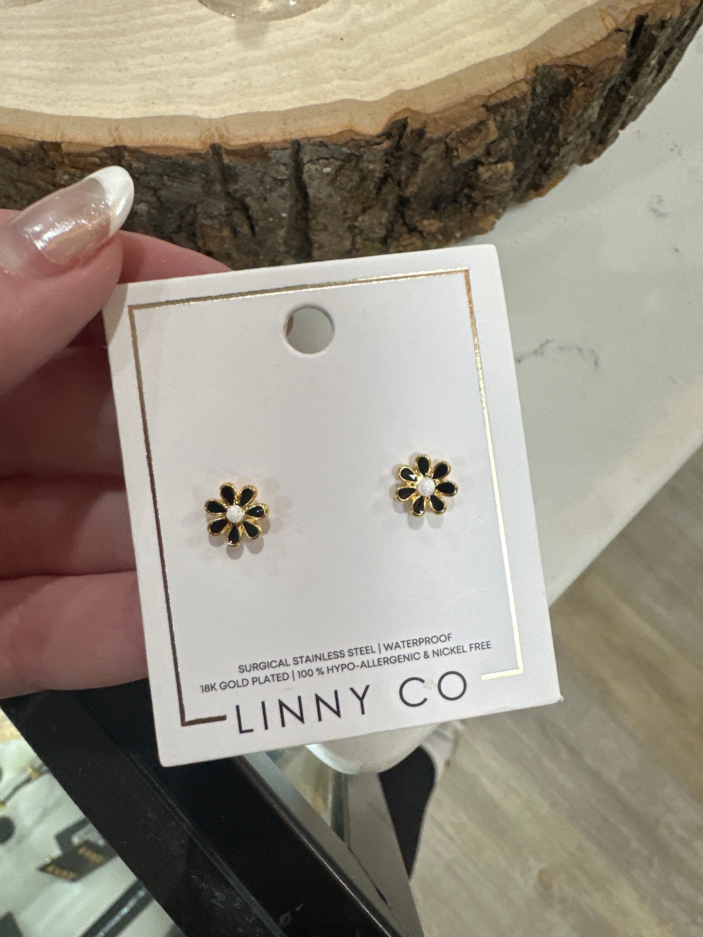 SCREWBACK STUDS - ELSIE BLACK