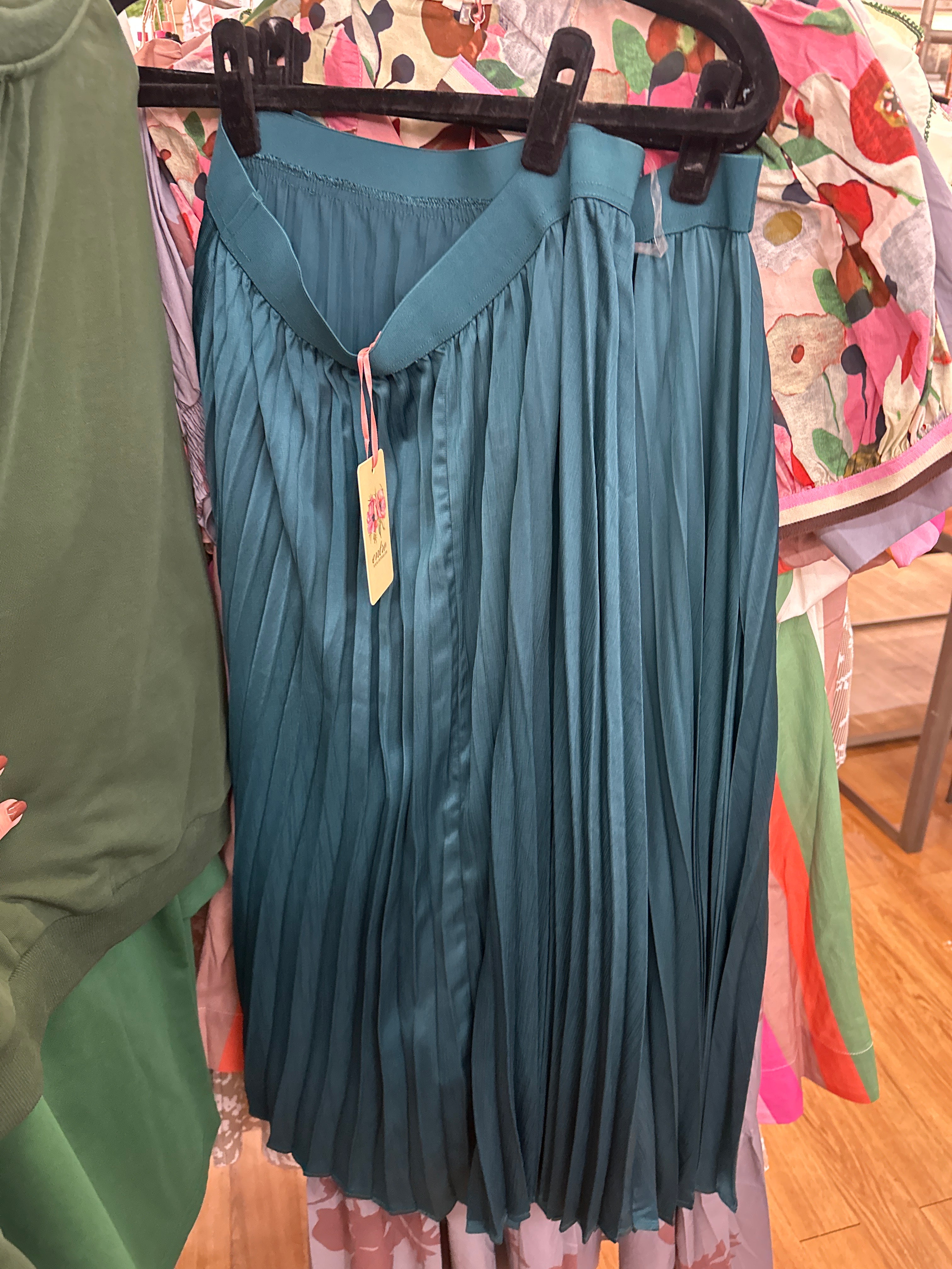 HUNTER GREEN PLEATED SKIRT