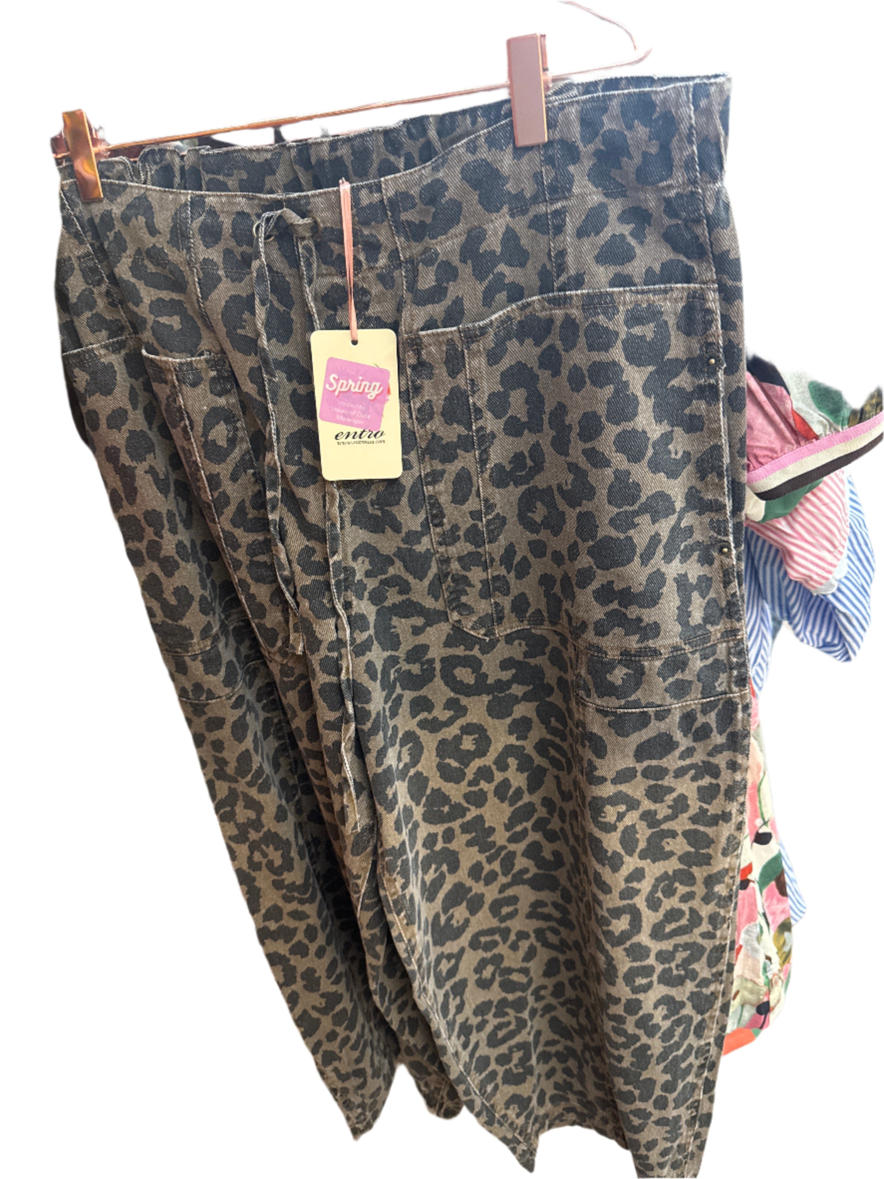 LEOPARD BARREL JEANS