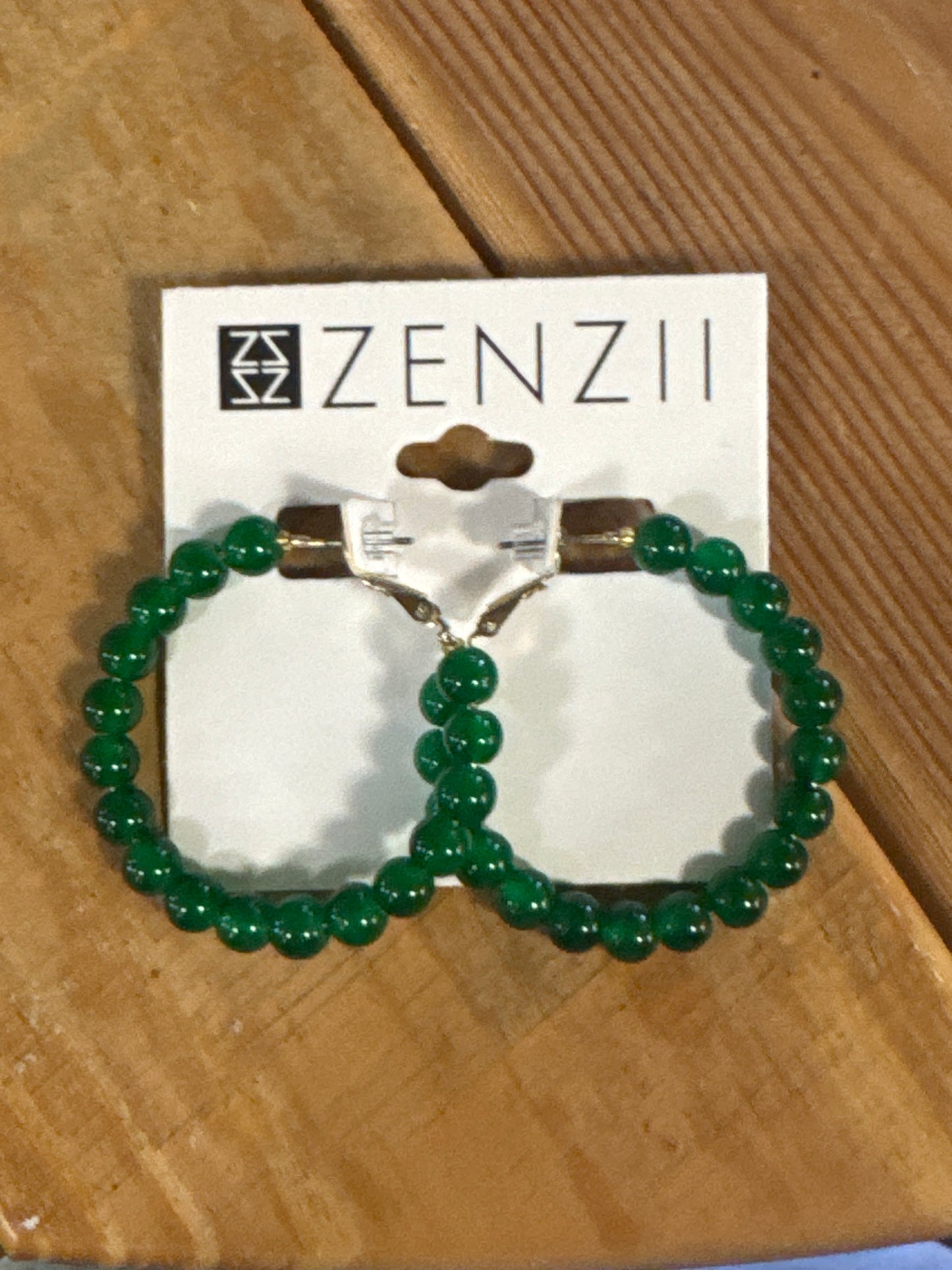 MEDIUM GLASS BEAD HOOP EARRINGS - GREEN