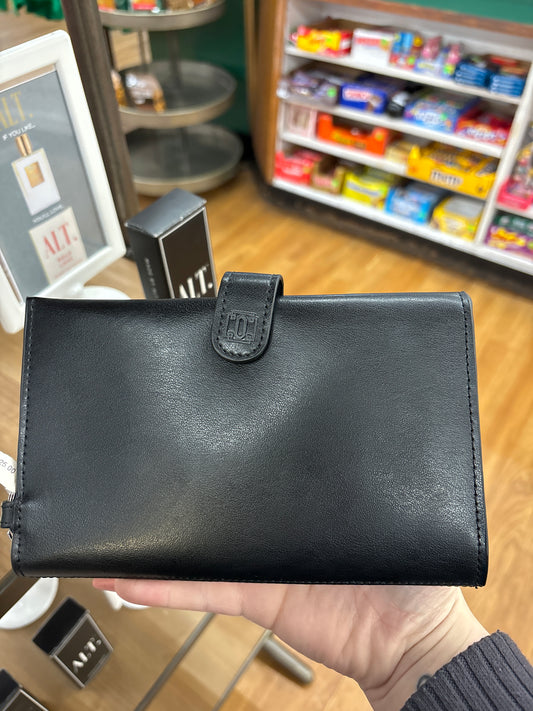 BACK IN BLACK ORGANIZER WALLET