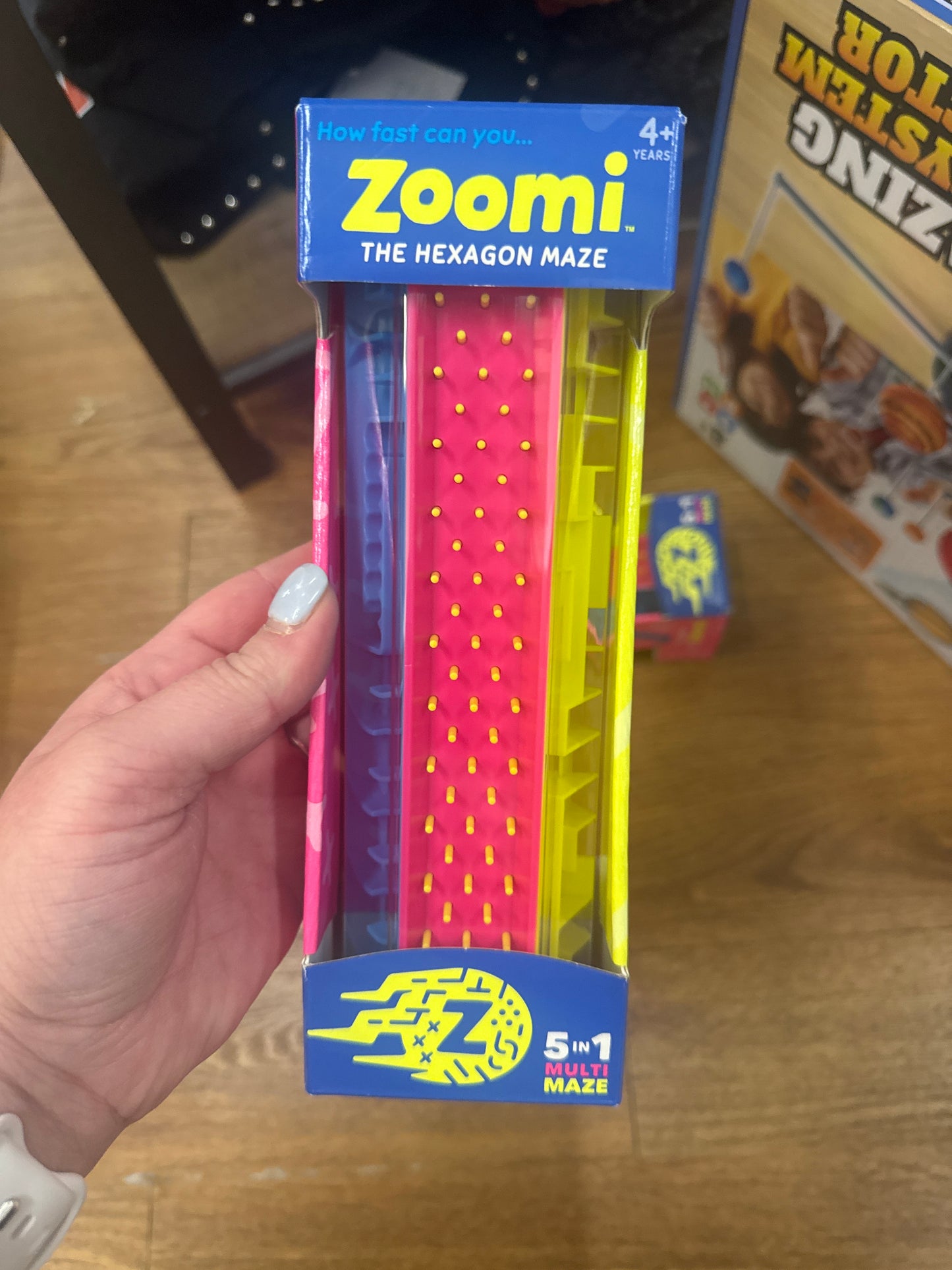 ZOOM! THE HEXAGON MAZE