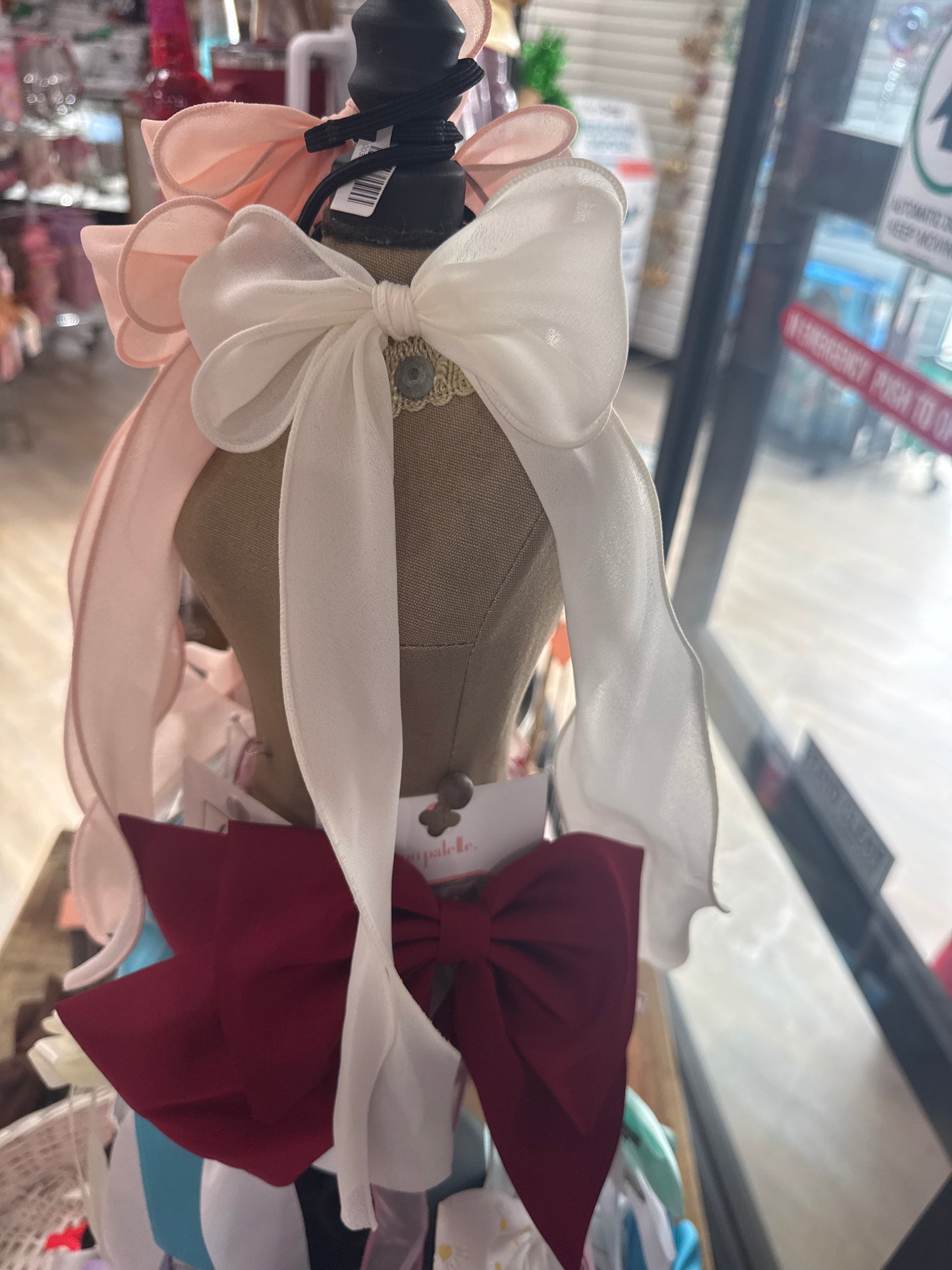 WHITE CURLY BOW PONYTAIL HOLDER