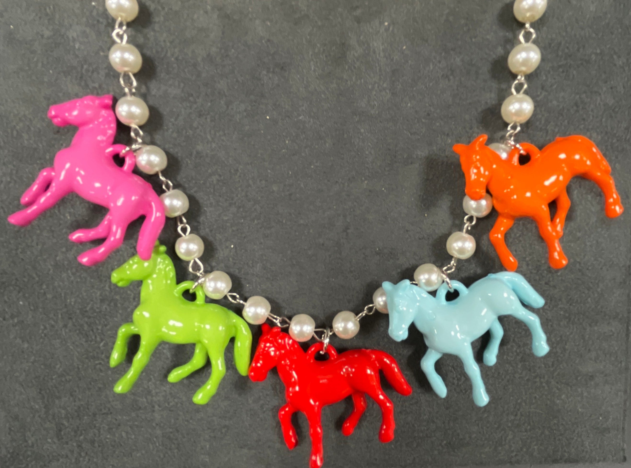 PONY BEADED NECKLACE