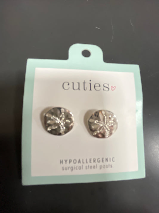 HAMMERED SILVER SAND DOLLARS EARRINGS