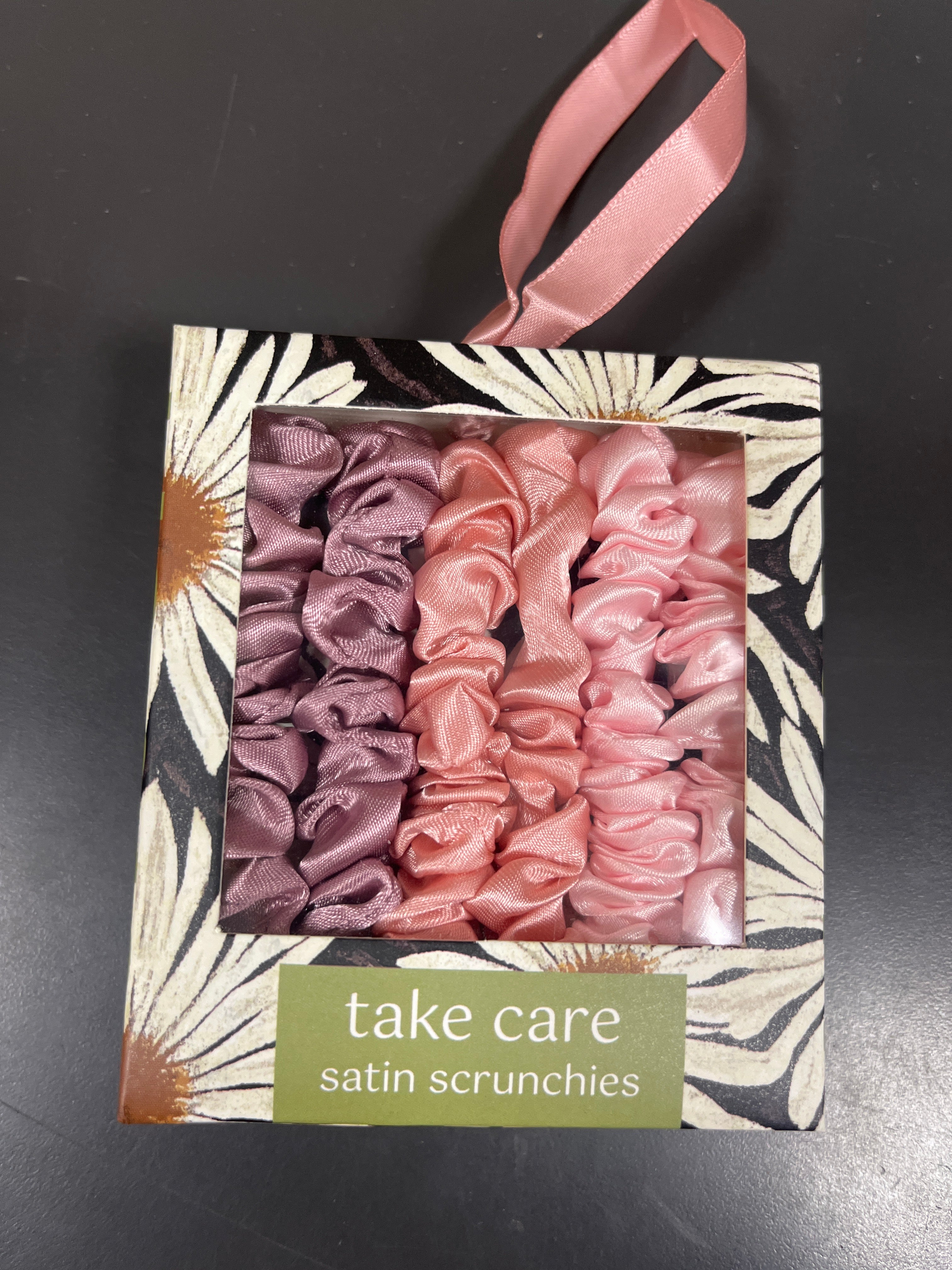 CRUSH TAKE CARE SATIN SCRUNCHIES