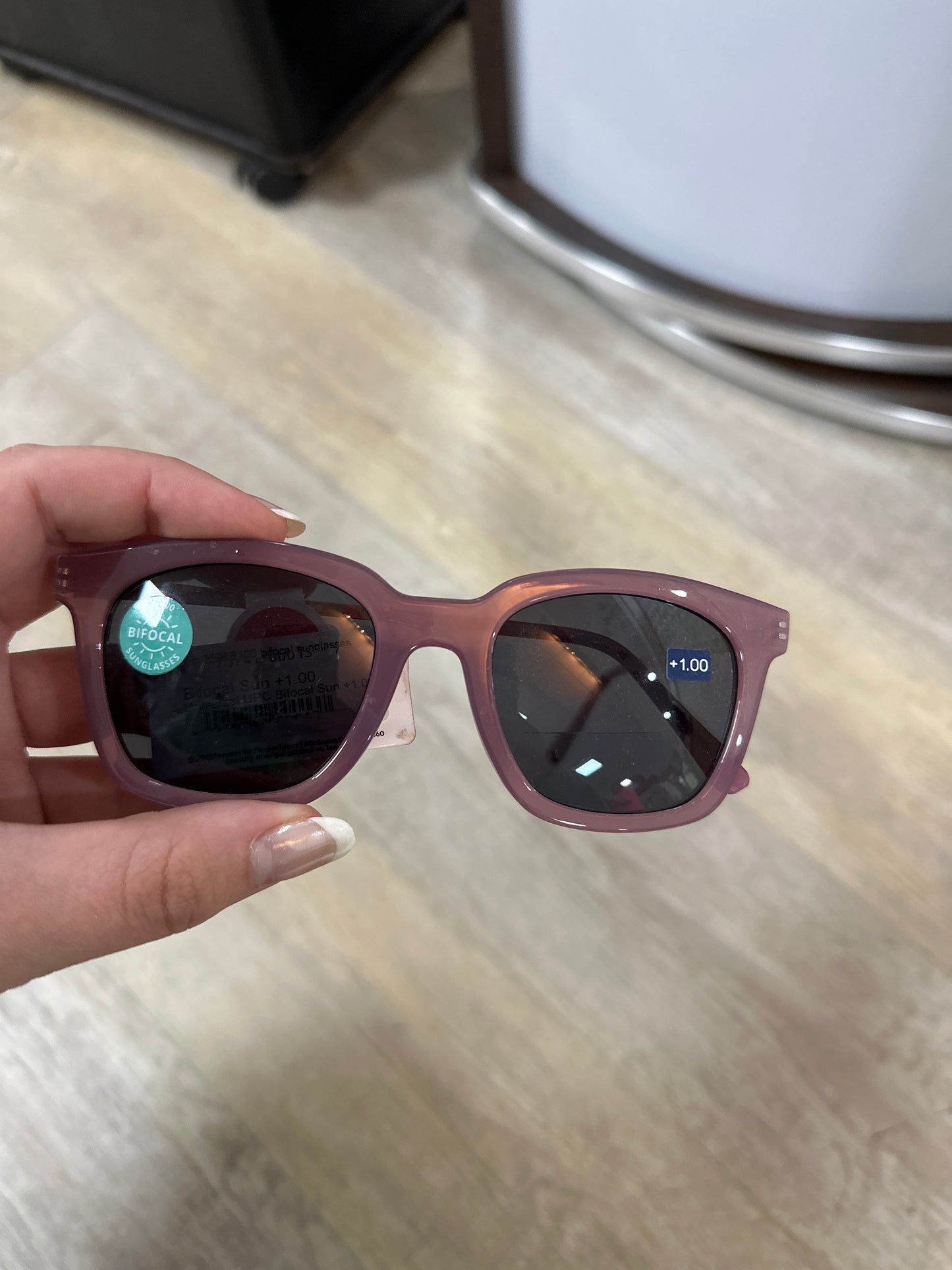 PEEPERS BIFOCAL SUNGLASSES - +1.00 - Pharm Favorites by Economy Pharmacy