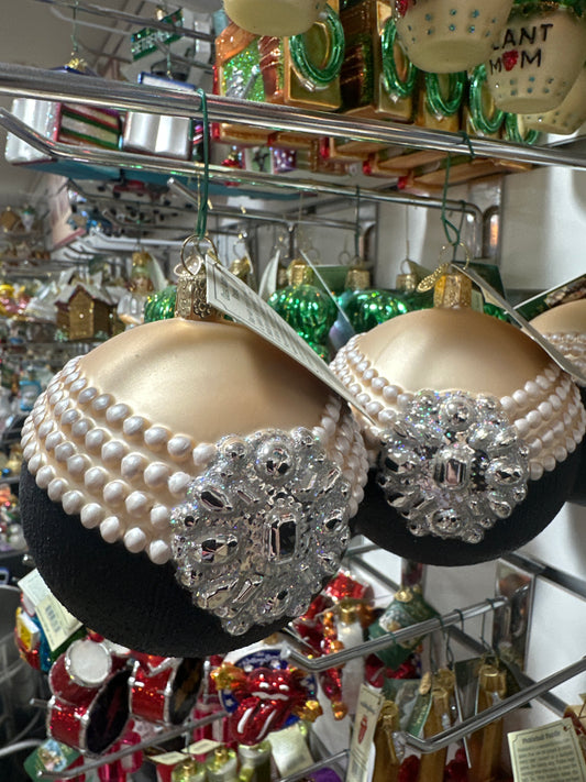 CHRISTMAS ORNAMENT - CLASSIC AUDREY ROUND