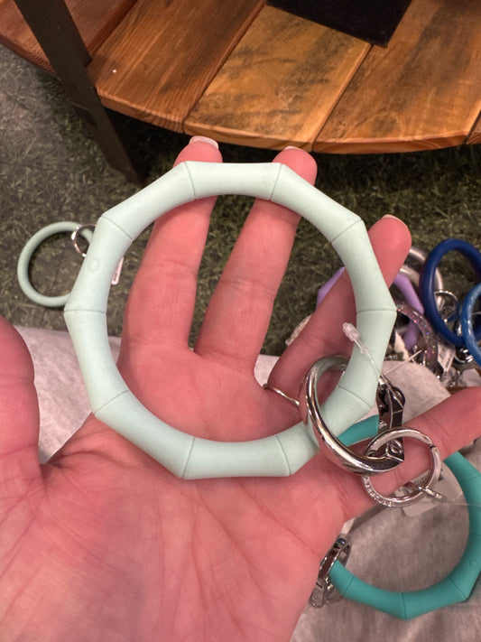 PISTACHIO - BAMBOO SILICONE BIG O  KEY RING