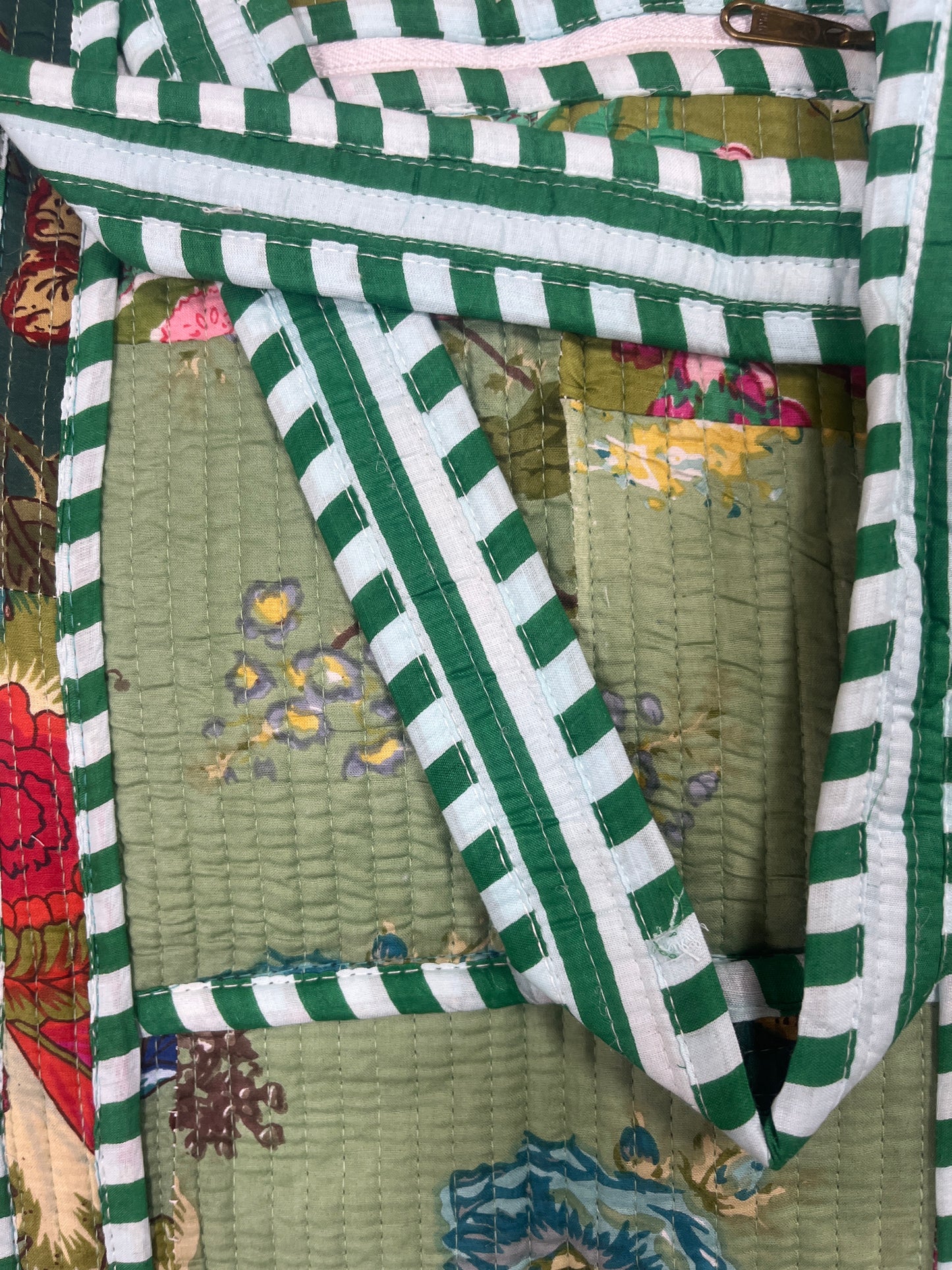 QUILTED PATCHWORK TOTE BAG WITH ZIPPER