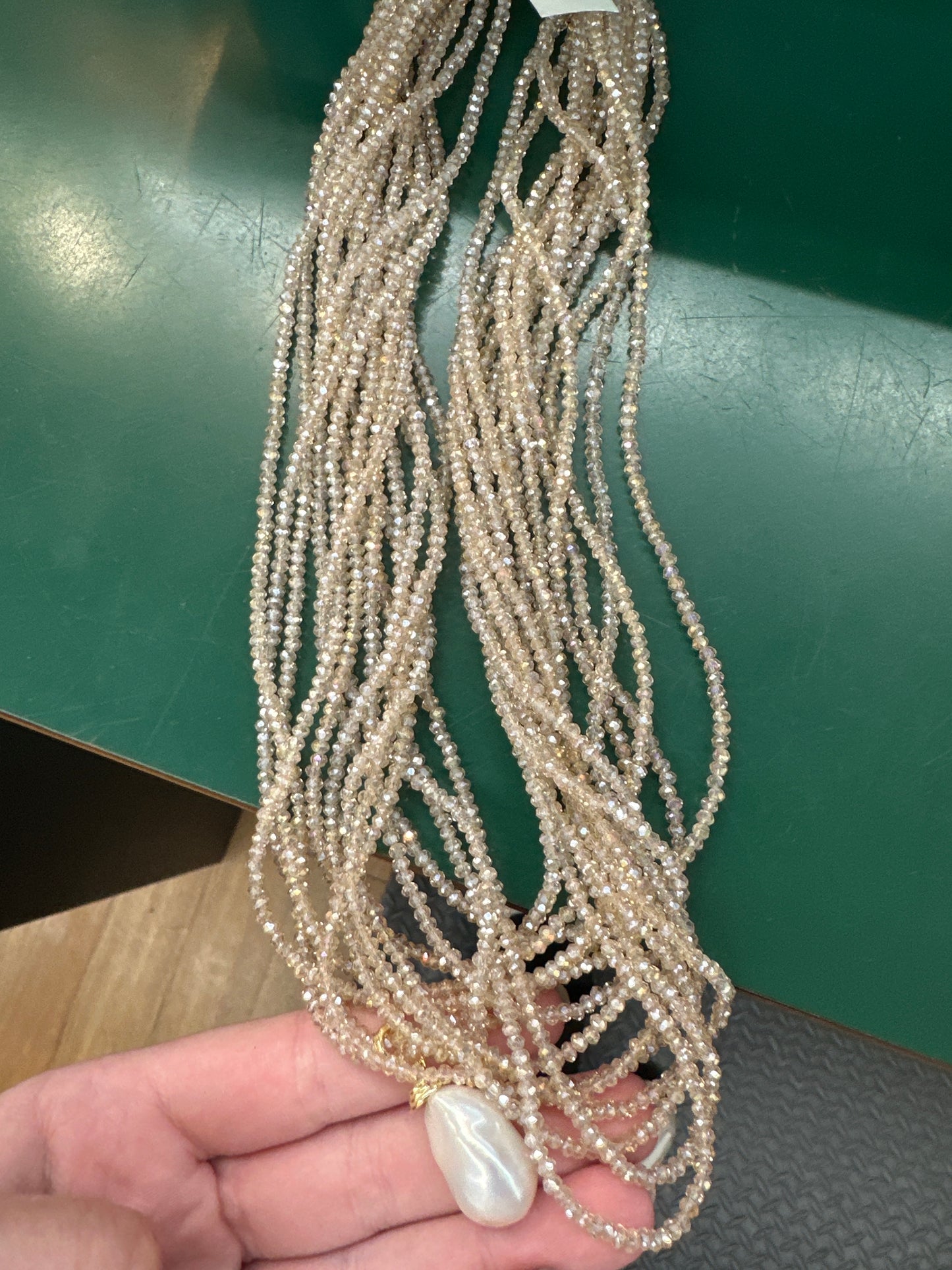 CHAMPAGNE CRYSTAL NECKLACE IN GOLD