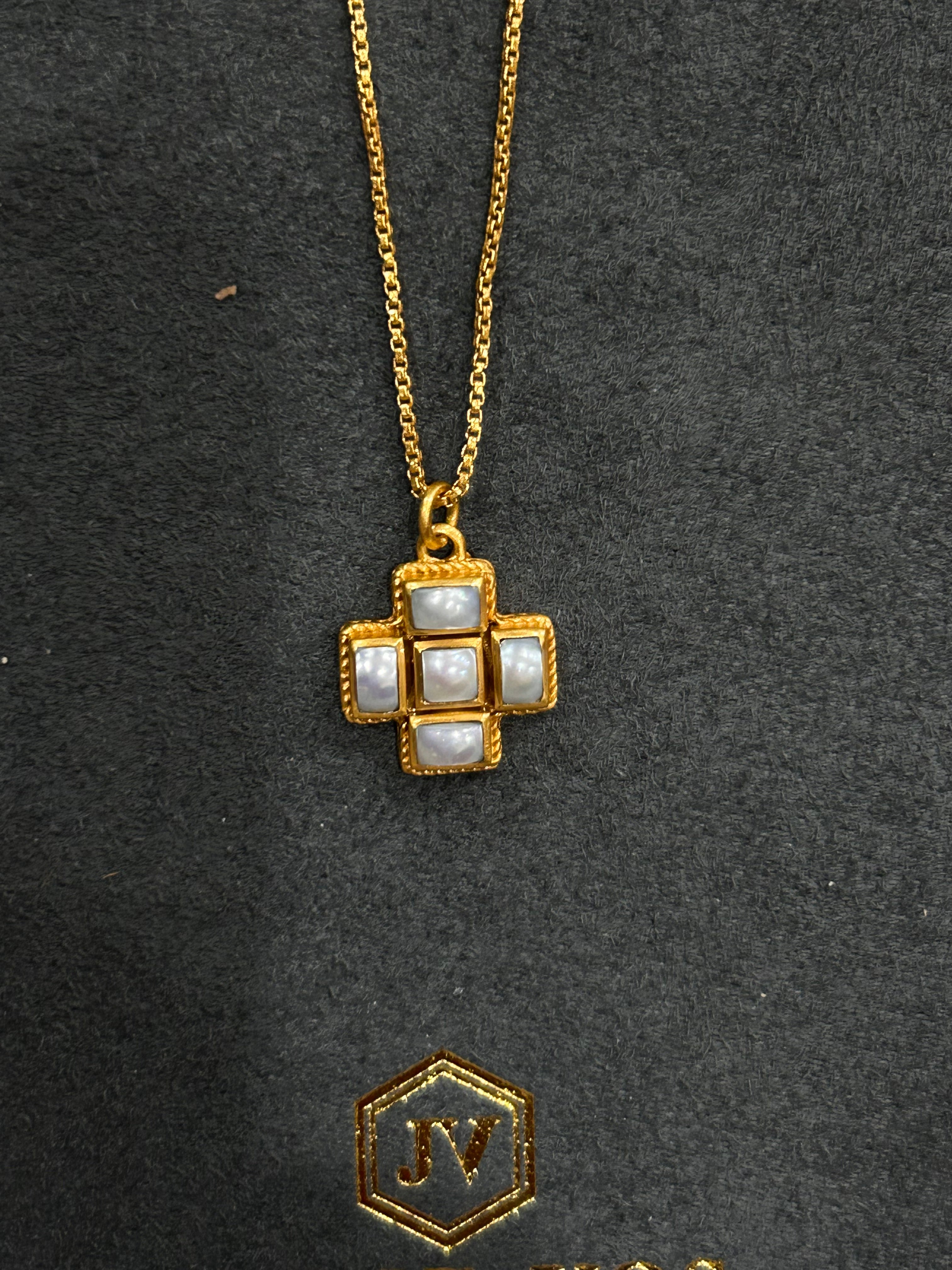 SAVOY DELICATE NKLC GLD FW PEARL