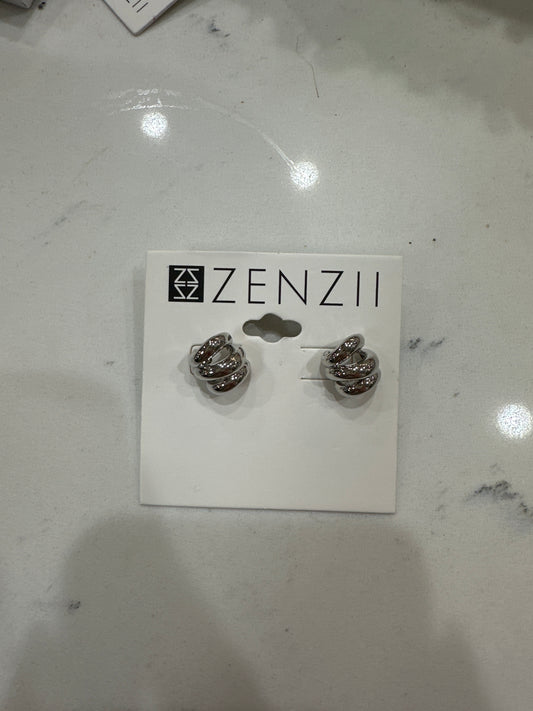 CLAW HUGGIE EARRING - SILVER