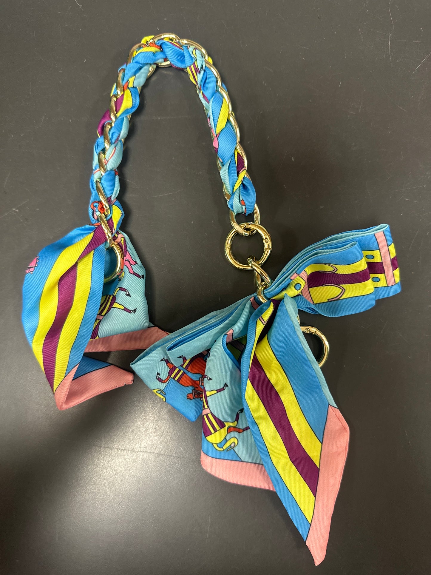 PURSE CHAIN W/SCARF & BOW
