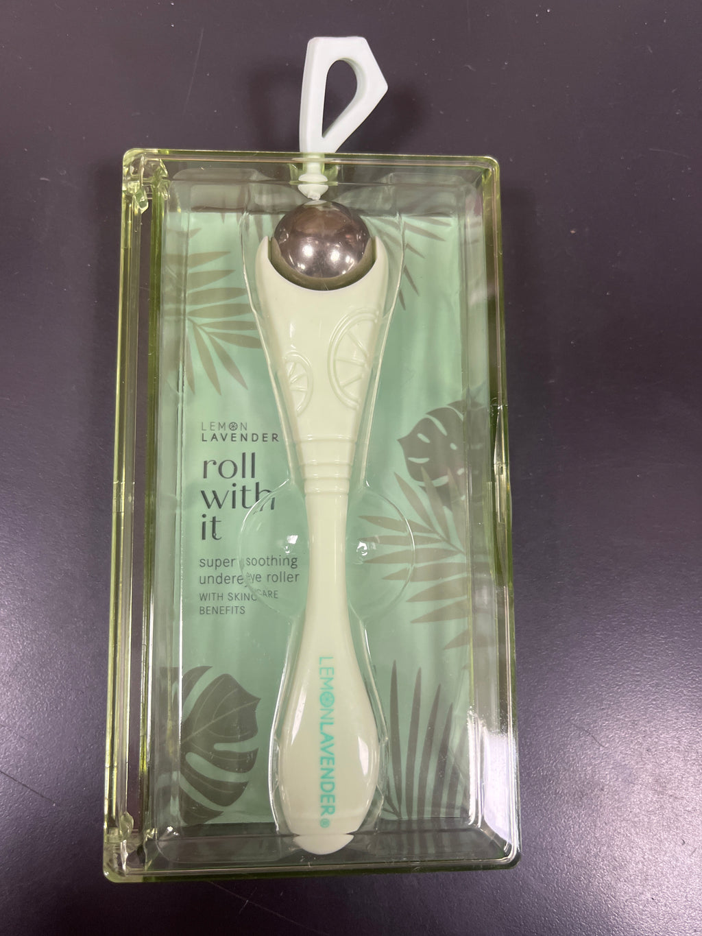 ROLL WITH IT UNDEREYE ROLLER