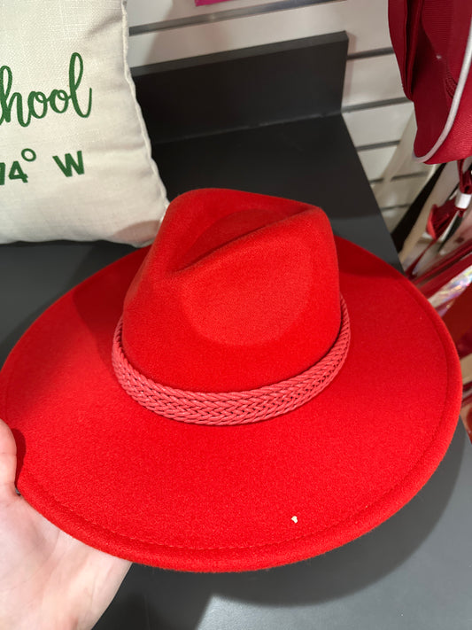 FELT HAT - RED W/BRAIDED BAND