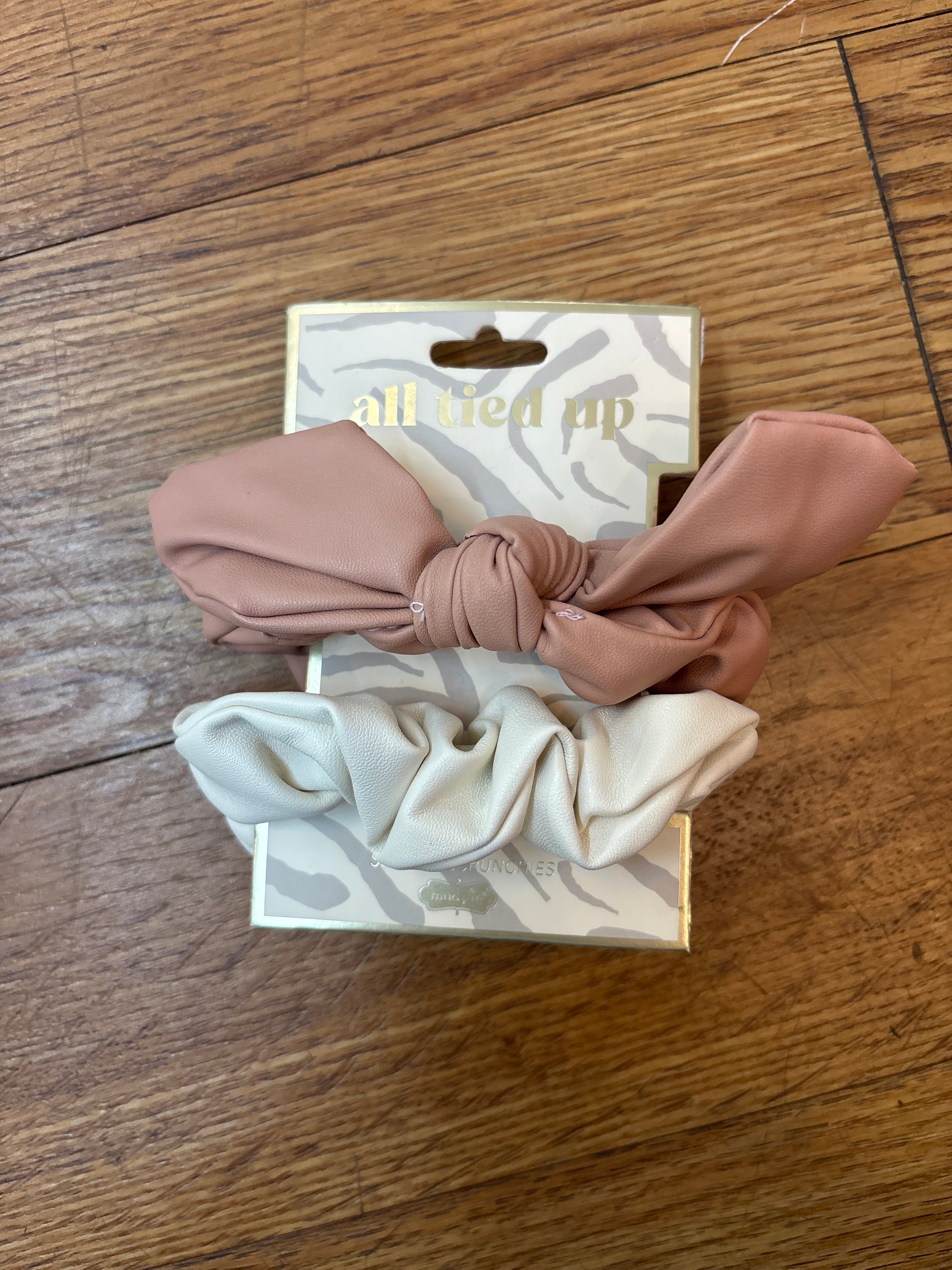 ALL TIED UP LEATHER SCRUNCHIE SET - BLUSH