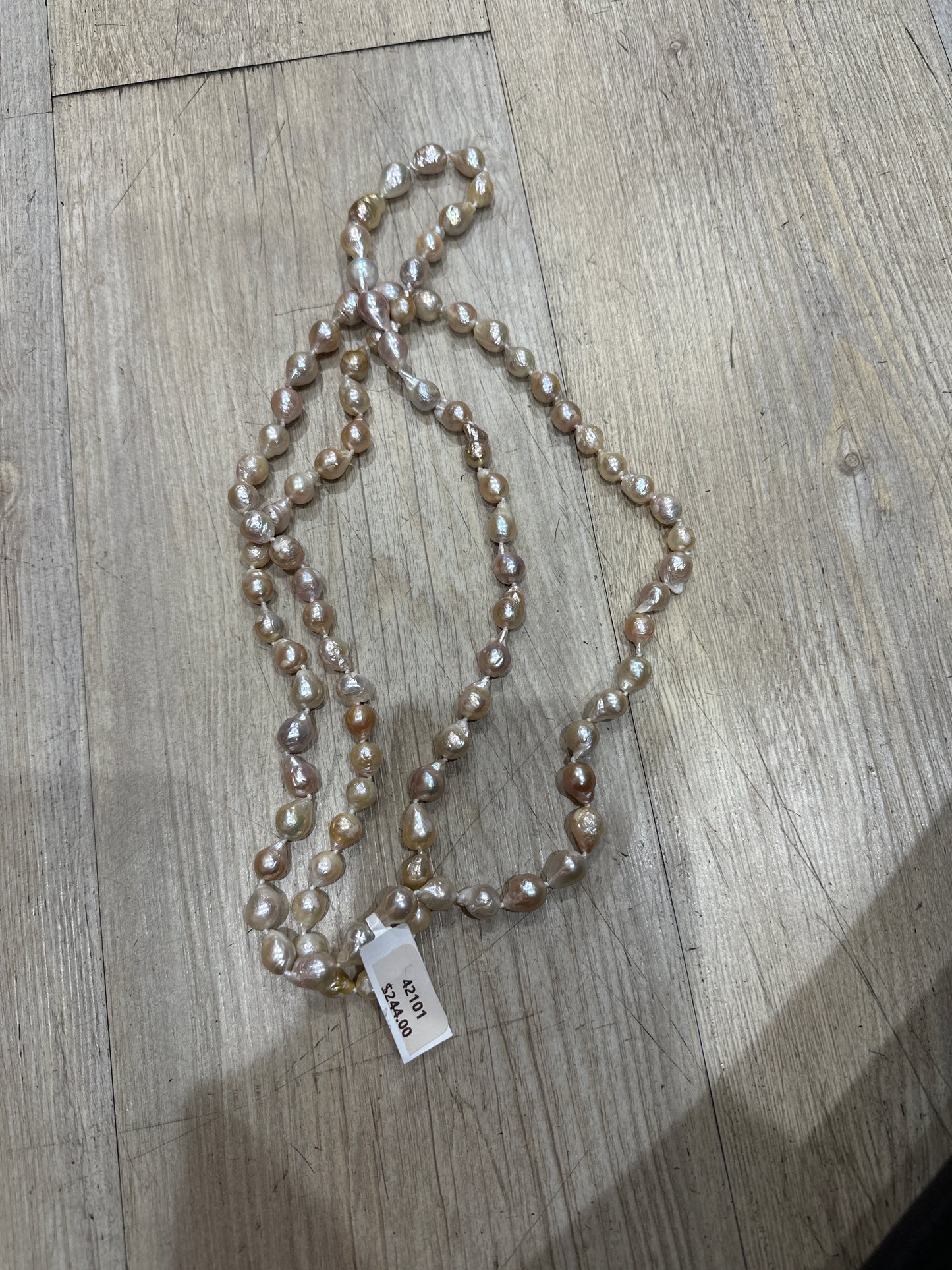 PETITE WILD PEARL ROPE IN PINK 44"