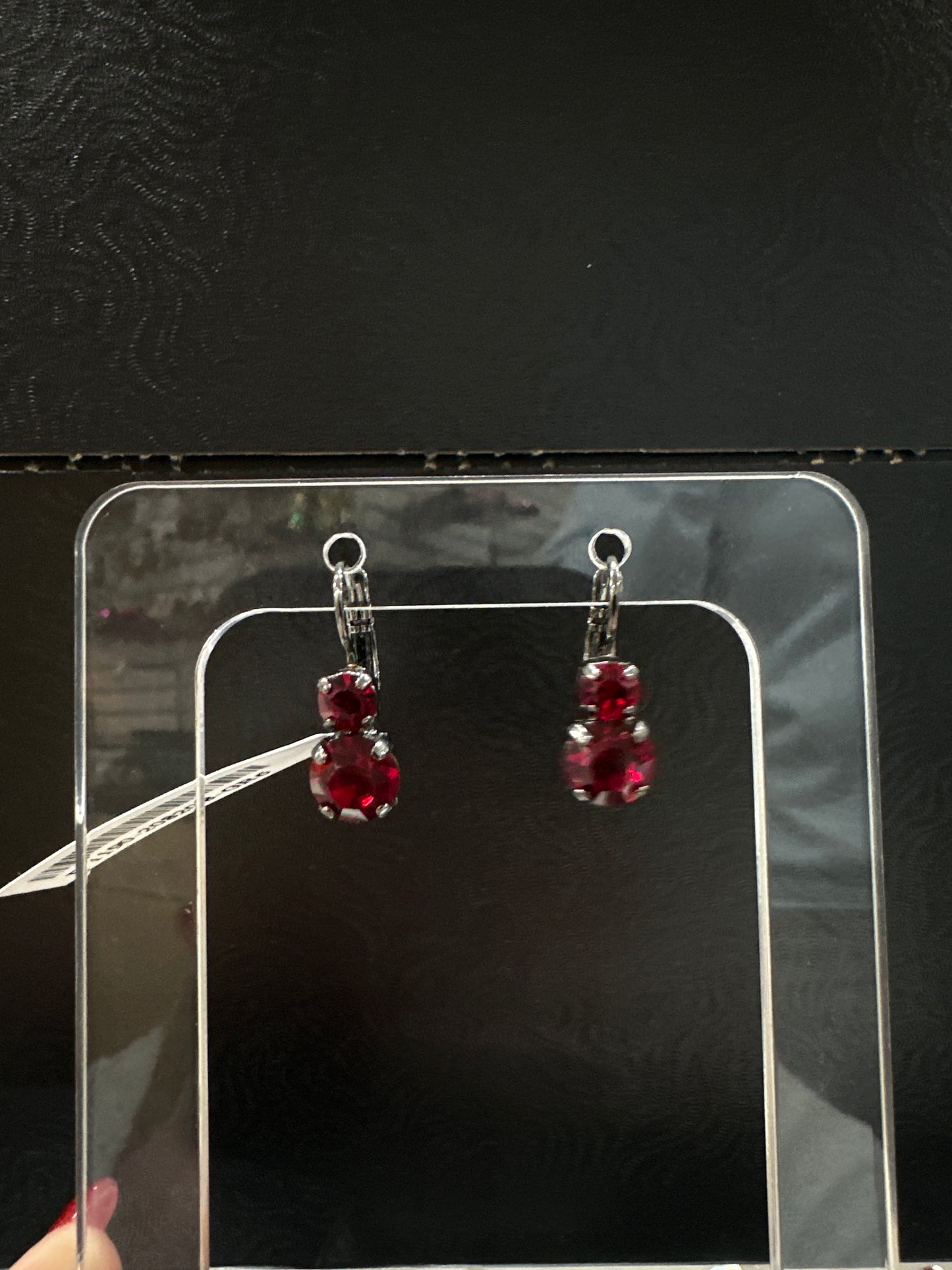 MARIANA EARRINGS - BLK - 2 RED CRYSTALS